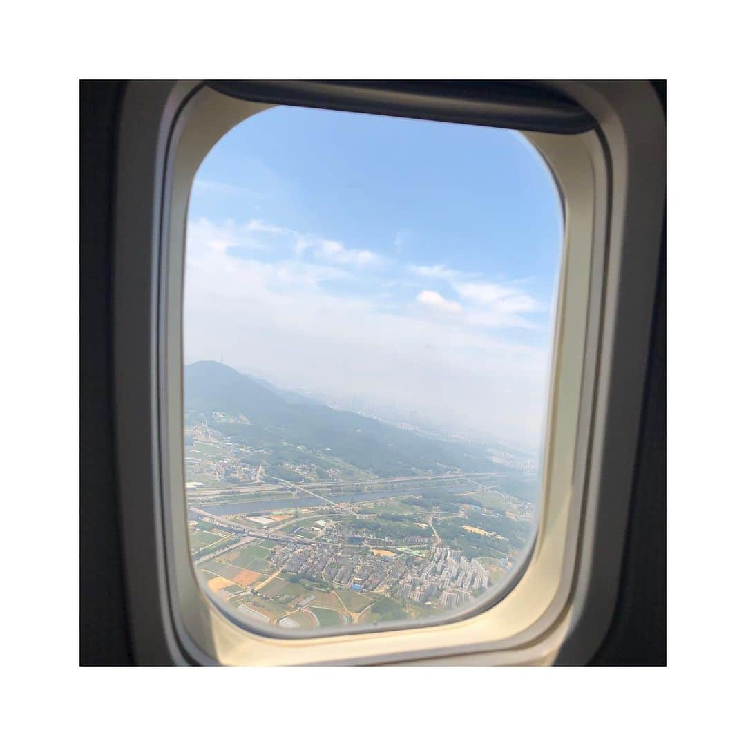 チン・ジヒさんのインスタグラム写真 - (チン・ジヒInstagram)「#여행 ✈️ 행복한 순간들 눈으로 담고 사진도 많이 찍어서 올릴게요🙌🏻 (to #Jeju)」6月19日 15時46分 - 2xj_hee