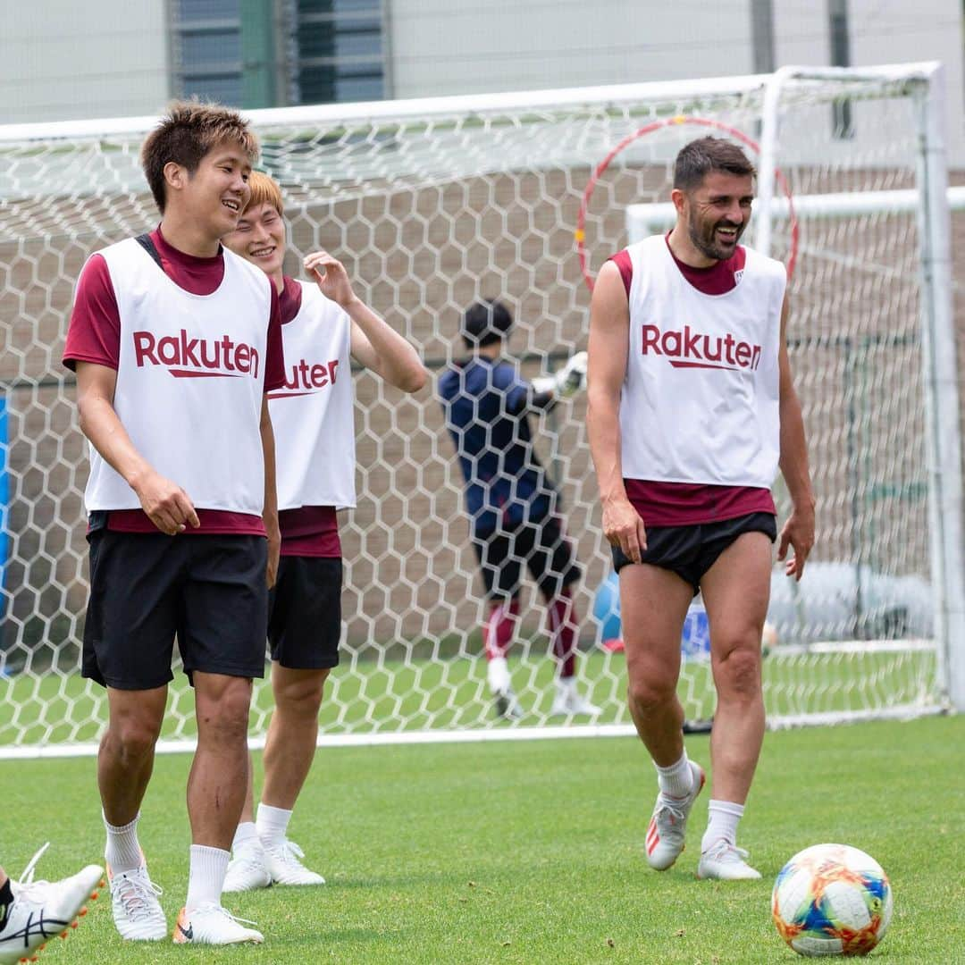 ヴィッセル神戸さんのインスタグラム写真 - (ヴィッセル神戸Instagram)「Be happy 😄⚽️ . #vissel #visselkobe #ヴィッセル神戸 #WeAreKobe #Kobe #神戸 #一致団結」6月19日 16時06分 - visselkobe