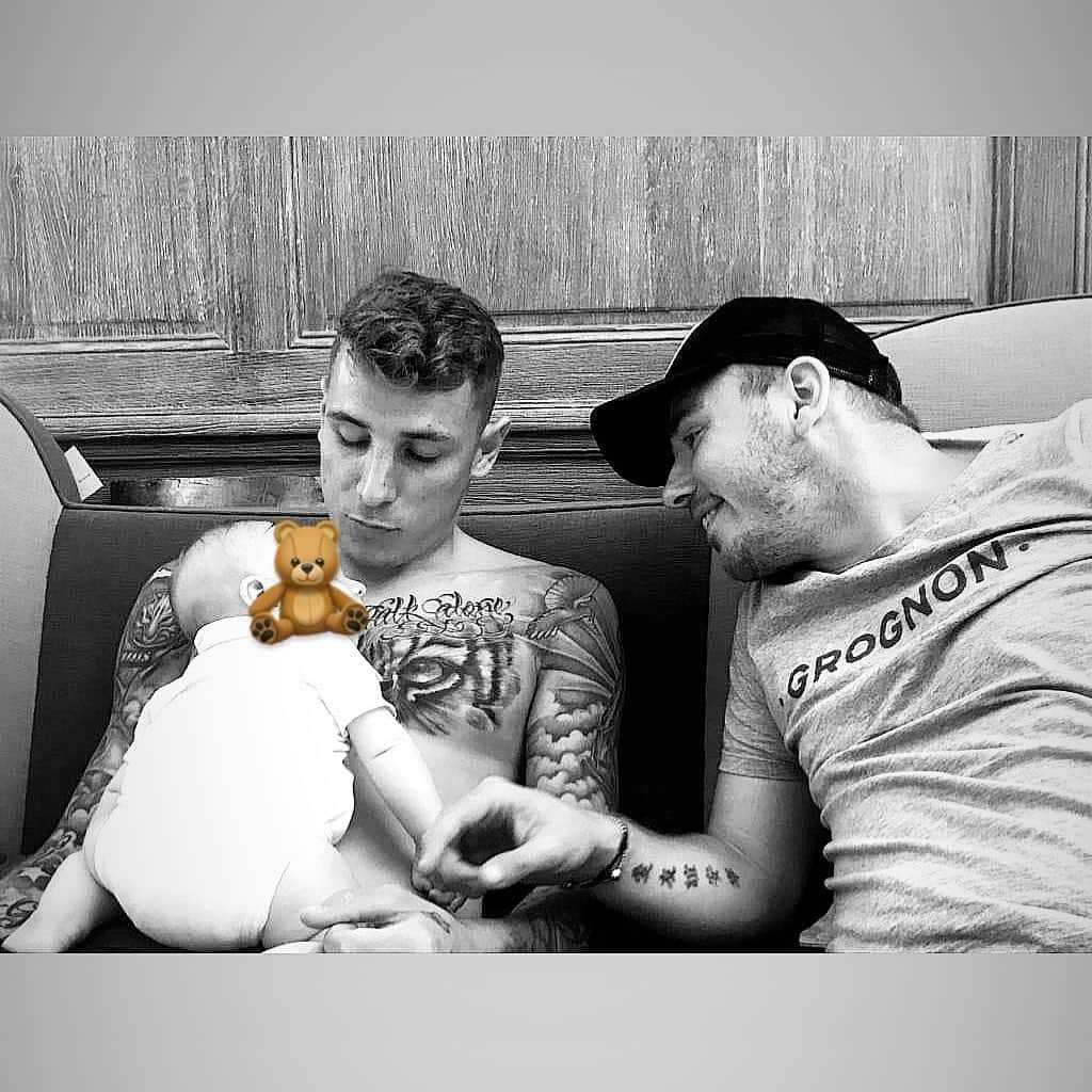 リュカ・ディニュさんのインスタグラム写真 - (リュカ・ディニュInstagram)「True love 💙🐻🐻🧸 #love #family #tonton #brother」6月19日 16時09分 - lucasdigne