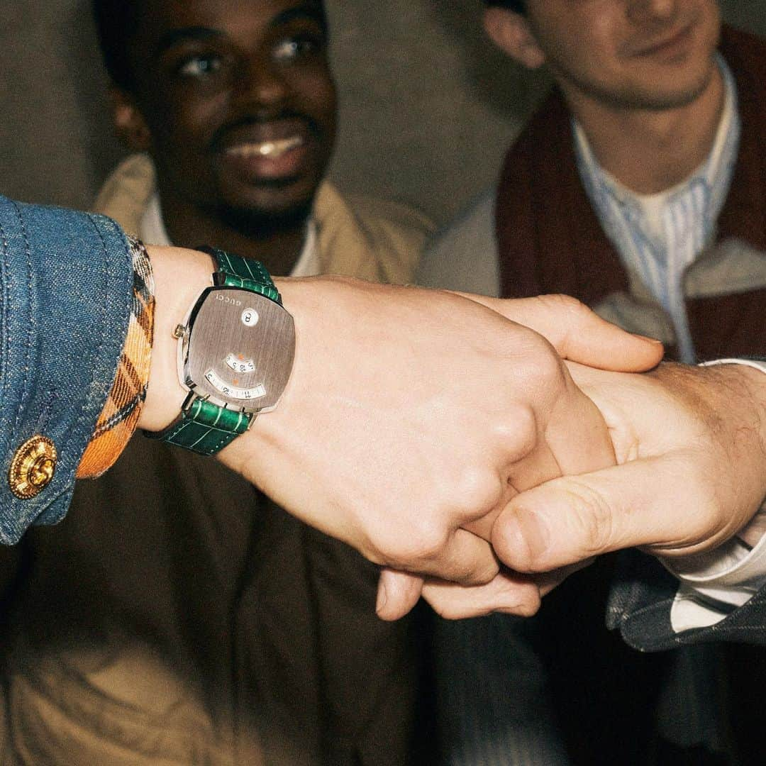 HYPEBEASTさんのインスタグラム写真 - (HYPEBEASTInstagram)「@hypebeaststyle: @gucci has showcased their two new watches - the Grip and the G-Timeless automatic in a retro-themed campaign. The Grip watch draws its inspiration from the skateboarding scene in the 1970s, featuring three windows to show the hour, minute and date, which is designed to be interchangeable. Whereas the G-Timeless automatics are crafted from steel and includes a black onyx stone dial with bees decorating the face all around. Swipe to take a look at the campaign and look out for the watches in Gucci boutiques and select stores in September. Photo: @ari_marcopoulos_official/Gucci」6月19日 16時18分 - hypebeast