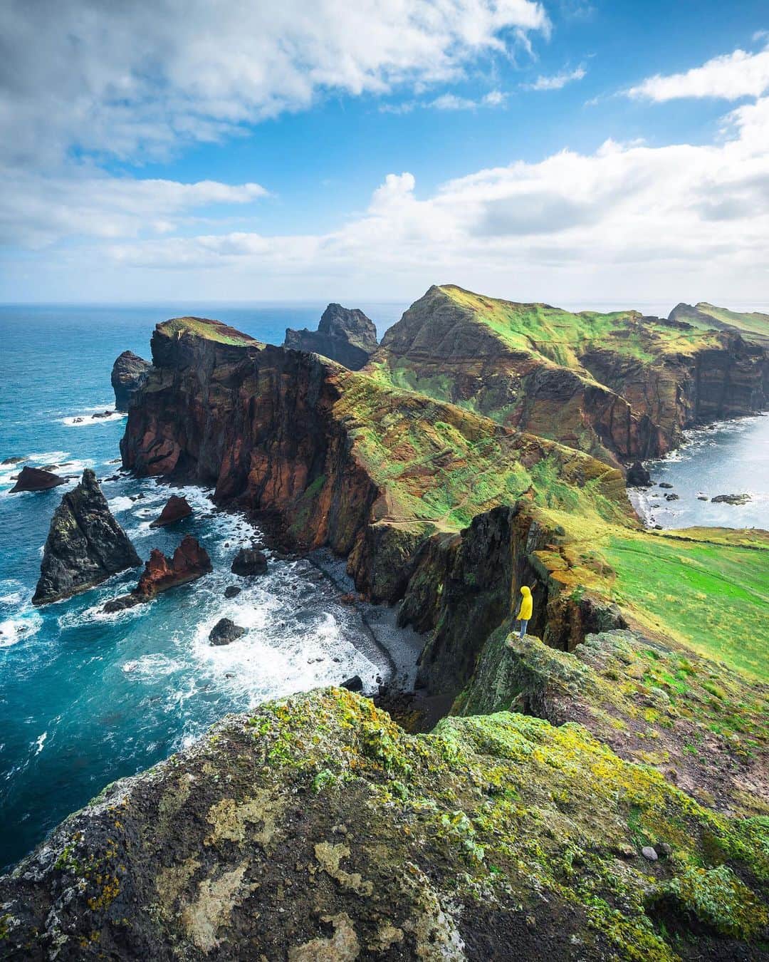 Canon Photographyさんのインスタグラム写真 - (Canon PhotographyInstagram)「@jamesxtheo // "A beautiful morning at Ponta de Sao Lourenco, Madeira’s most eastern point and a must visit. We were greeted with this beautiful, rugged coastline. At first, it was cloudy so I decided to wait for a break in the clouds. Eventually, the sky cleared and the sun lit up the landscape, illuminating blue and green tones that contrasted with the waves crashing against the rocks."」6月19日 16時25分 - cpcollectives