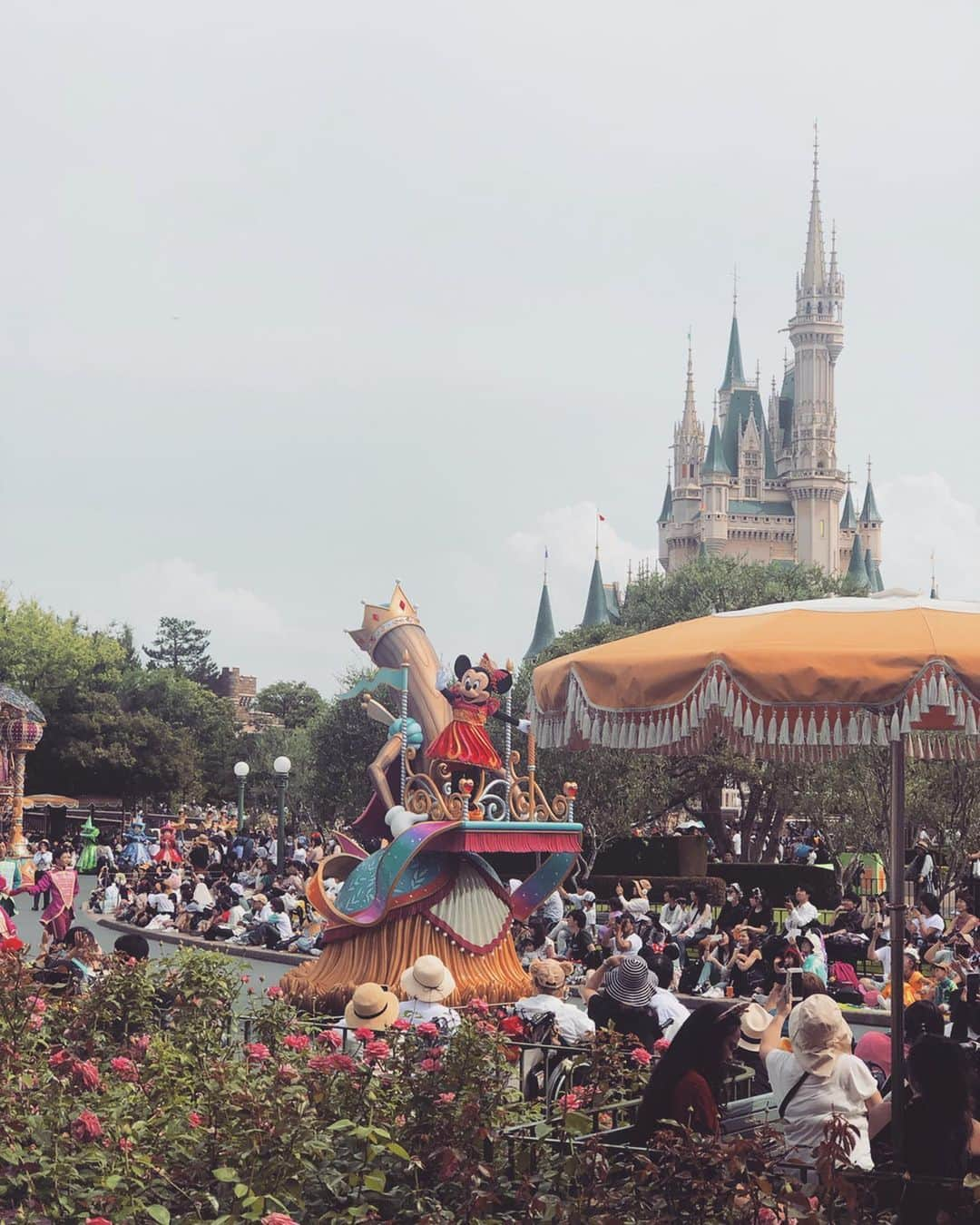 高田あゆみさんのインスタグラム写真 - (高田あゆみInstagram)「昨日のディズニーランド🏰 朝から晩まで遊び倒しました🙌 #ディズニーランド#disneyland#disney#七夕#dance#entertainment#illumination#projectionmapping#donaldduck#toystory」6月19日 16時38分 - ayumitakada1020