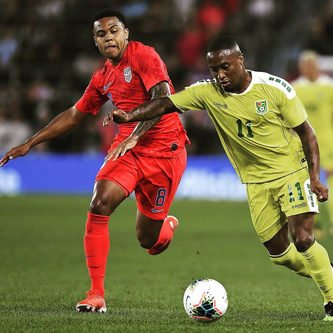 シャルケ04さんのインスタグラム写真 - (シャルケ04Instagram)「A strong performance from @west.mckennie in the USA‘s 4-0 win over Guyana. England U21s lost 2-1 to France without @jonjoekenny4. . . #Schalke #S04 #SchalkeInternational #Goldcup #U21 #Knappen #Soccer #Football #Futbol #🔵⚪️」6月19日 16時44分 - s04