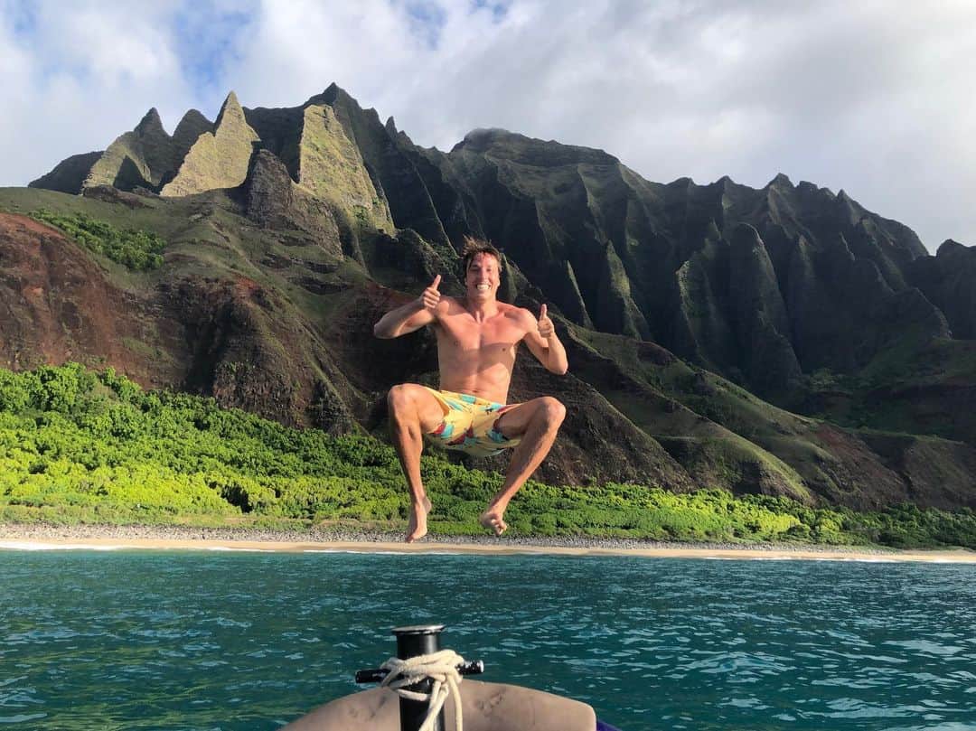 トマス・ピナのインスタグラム：「Bye bye, Hawaiian islands 👋」