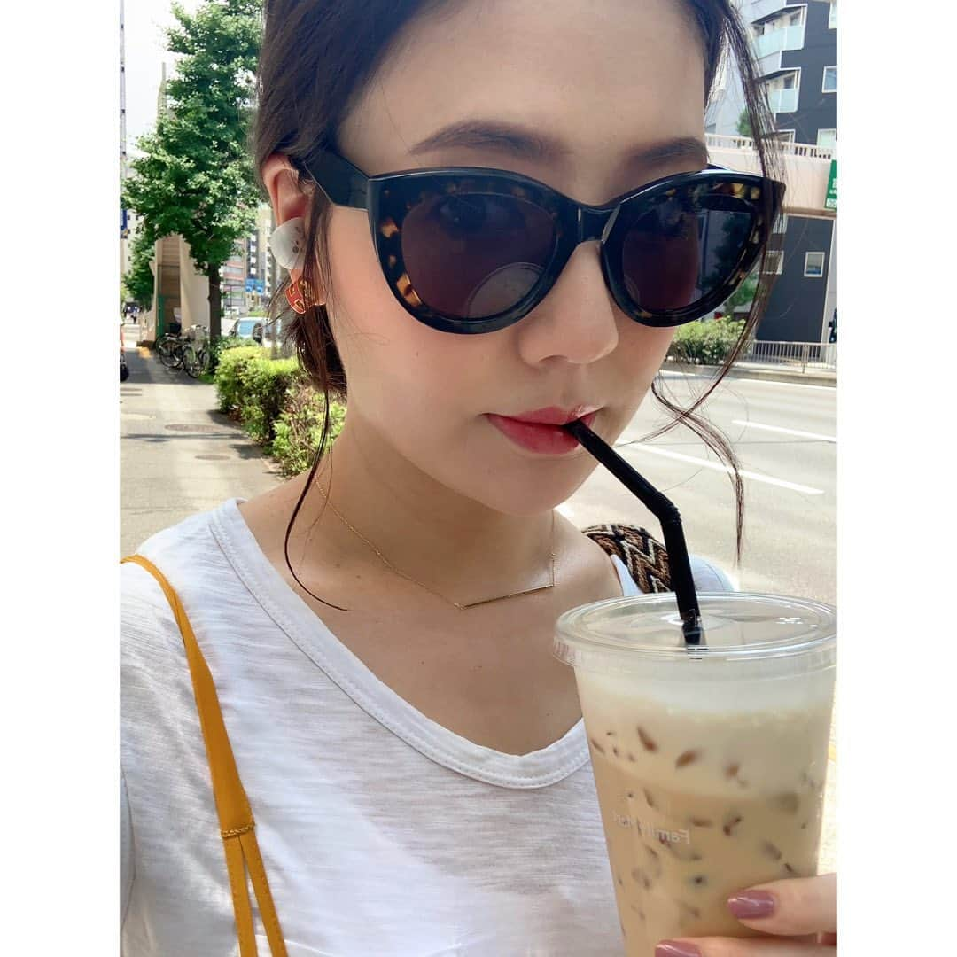 中田奈沙さんのインスタグラム写真 - (中田奈沙Instagram)「Melting hot😵 梅雨の中休み？暑くてやばい。 朝から3リットルくらい飲んだ気がする🤔 * * #hot #meltinghot #summer #boiling #me #june #adsr #sunglasses #latte #cafelatte #coffeeaddict #ootd #thirsty #ponytail #fashion #暑い #激暑 #夏 #6月 #サングラス #ファッション #オールバック #中田奈沙 #コーデ #コーディネート #ザマス #ファッション #カフェラテ #ラテ」6月19日 17時16分 - nasa_nakada