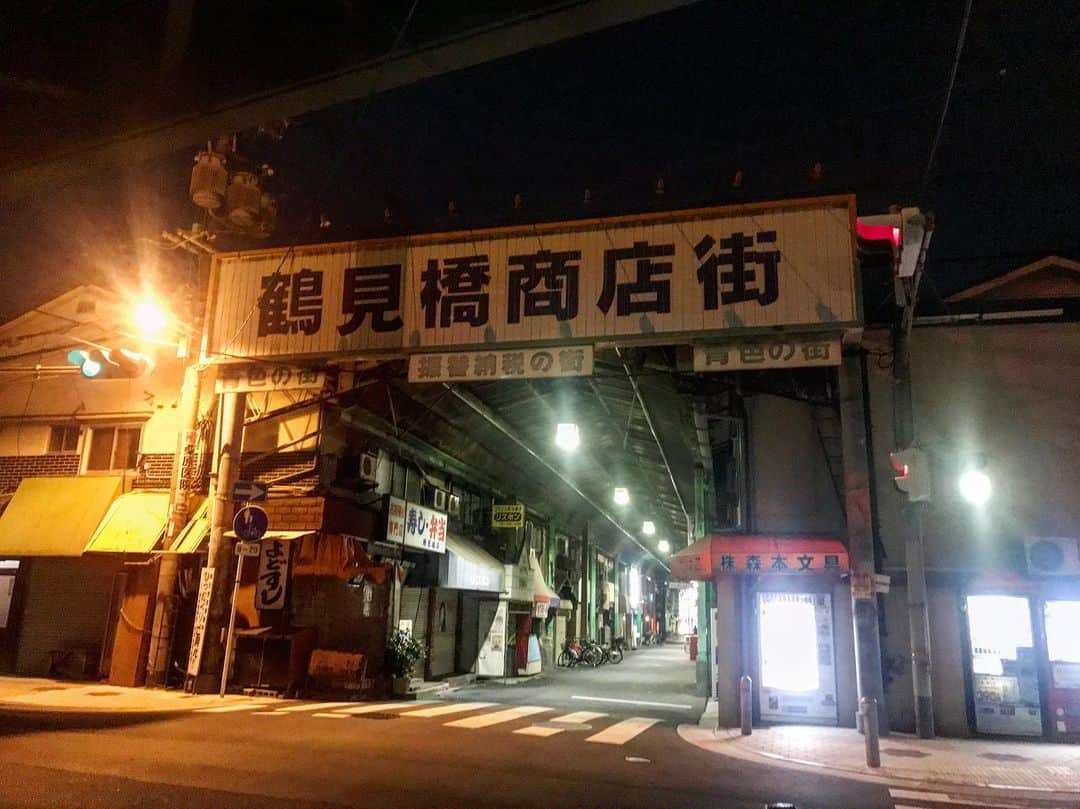 下野佐和子のインスタグラム：「THE 商店街 、力強い感じ。💪🏻✨ #レトロ商店街 #鶴見橋商店街 #津守 #西成区 #osaka #大阪レトロ」