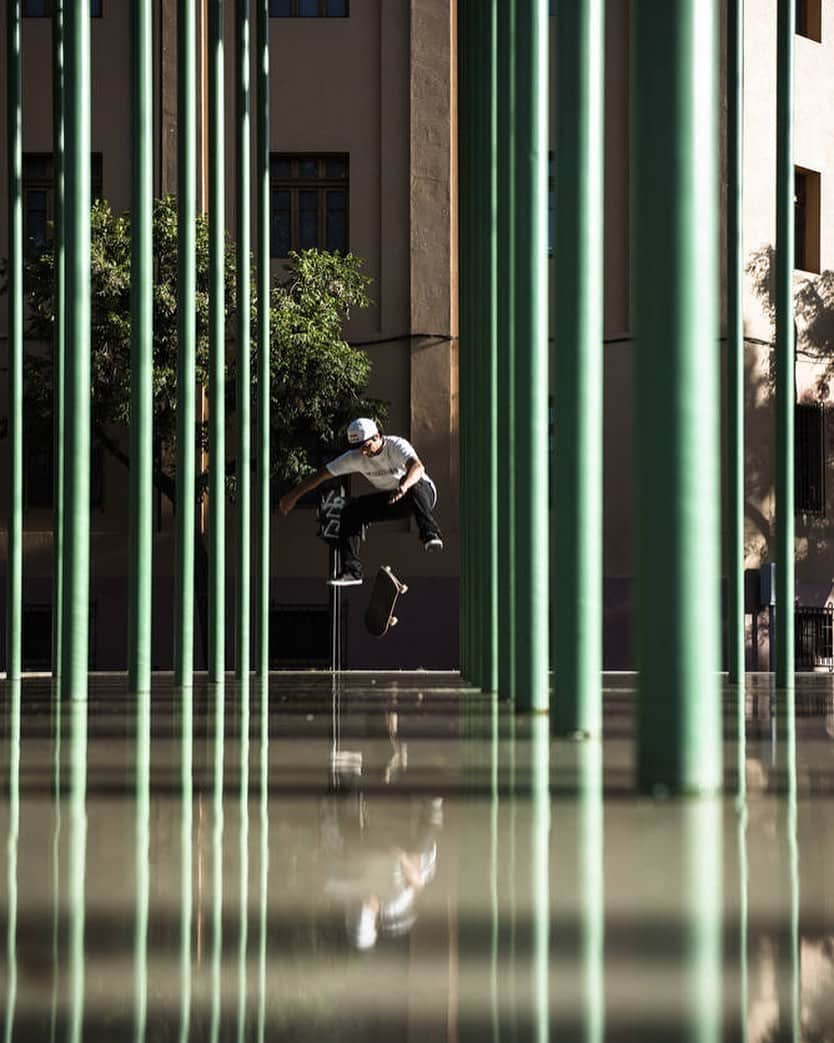 レッドブルさんのインスタグラム写真 - (レッドブルInstagram)「Living the dream, one day at a time. 🛹 : @marcelo_jimenez 📷 : @nicogantz @redbullskate #redbull #skate #skatetricks #skatelife #livefortoday」6月19日 17時25分 - redbull