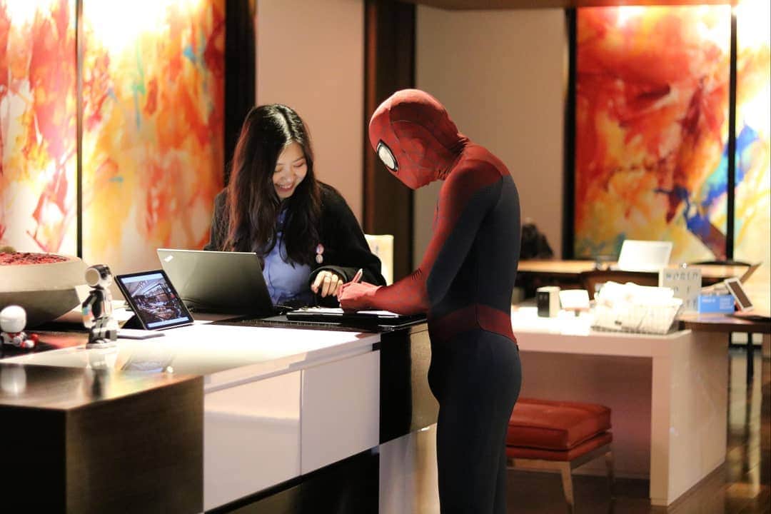 Japanese Spidermanさんのインスタグラム写真 - (Japanese SpidermanInstagram)「かっこいいのは、もちろんのこと、親しみやすいということもヒーローやっていく上では大事。  #週末ヒーロー  #スパイダーマン#マーベル#MARVEL#銀座#ヒーロー#ホテル#コスプレ#一眼レフ #spiderman#ginza#marvel #cosplay #ハイアットセントリック銀座 #hyattcentricginza」6月19日 17時28分 - takemix5271
