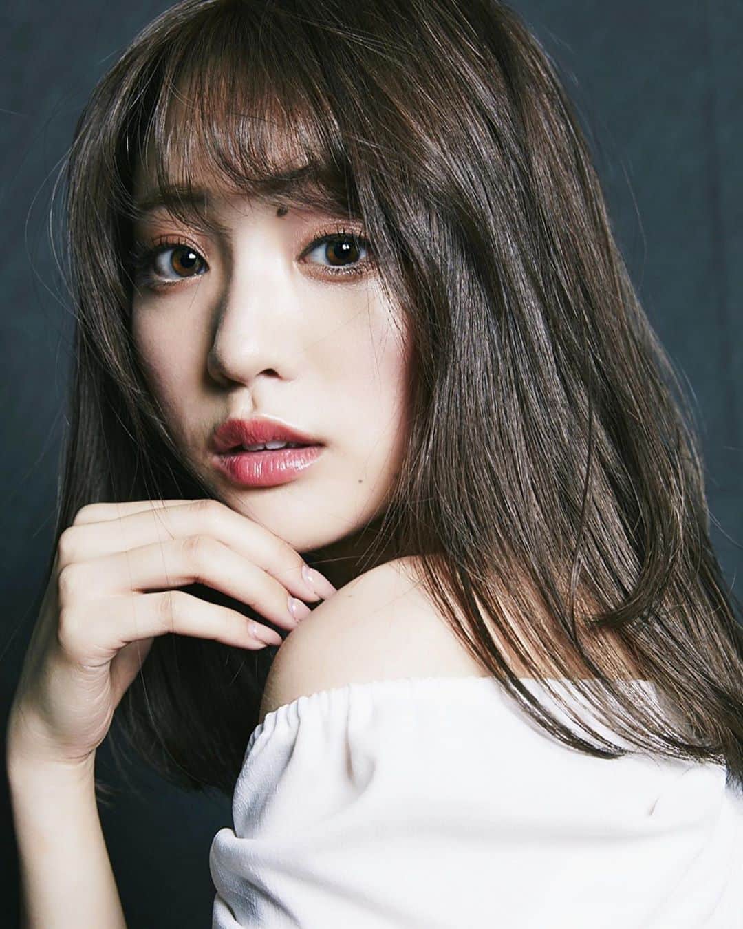 志田友美（ゆうみん）のインスタグラム：「データ頂いたので載せちゃう🥺❤️ ちなみに地元帰ってきて友達に会ったり美味しいマミーのご飯食べたり寝たり…w充実してますぅなぅ。岩手すきぴ❤️ #志田友美 #firstorderagent #japanesegirl #model #首凝ってるらしい」