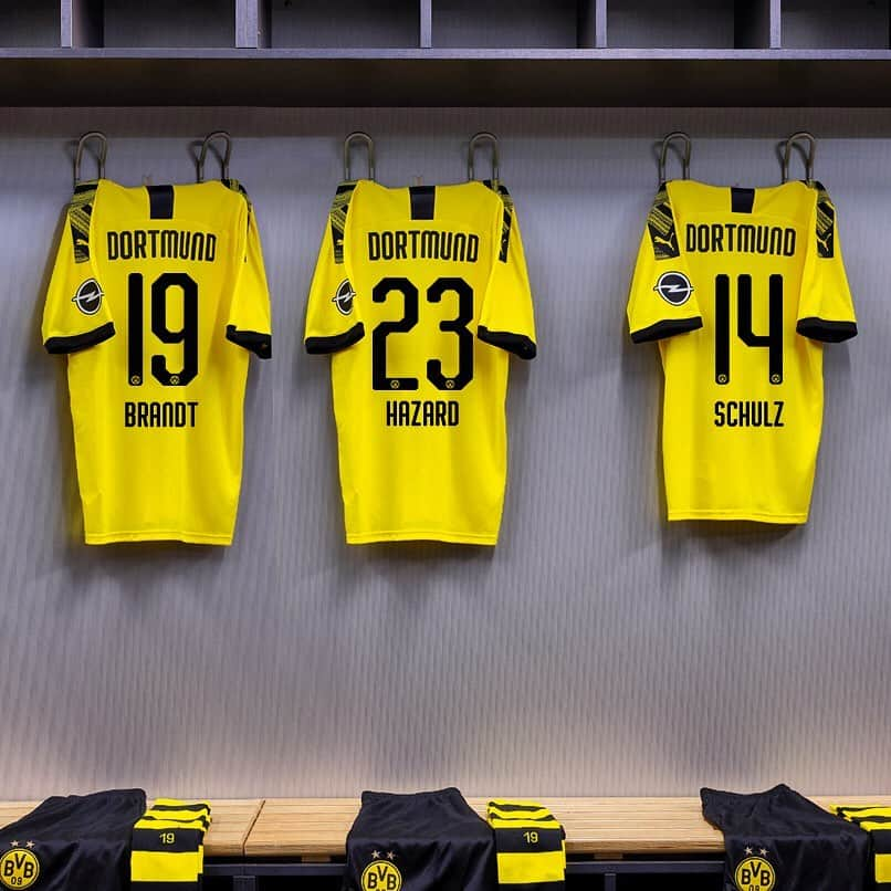 ボルシア・ドルトムントさんのインスタグラム写真 - (ボルシア・ドルトムントInstagram)「🔛 1️⃣9️⃣, 2️⃣3️⃣, 1️⃣4️⃣ Get it now! #bvb #borussiadortmund #dortmund #trikots #jersey #bundesliga #numbers」6月19日 17時42分 - bvb09