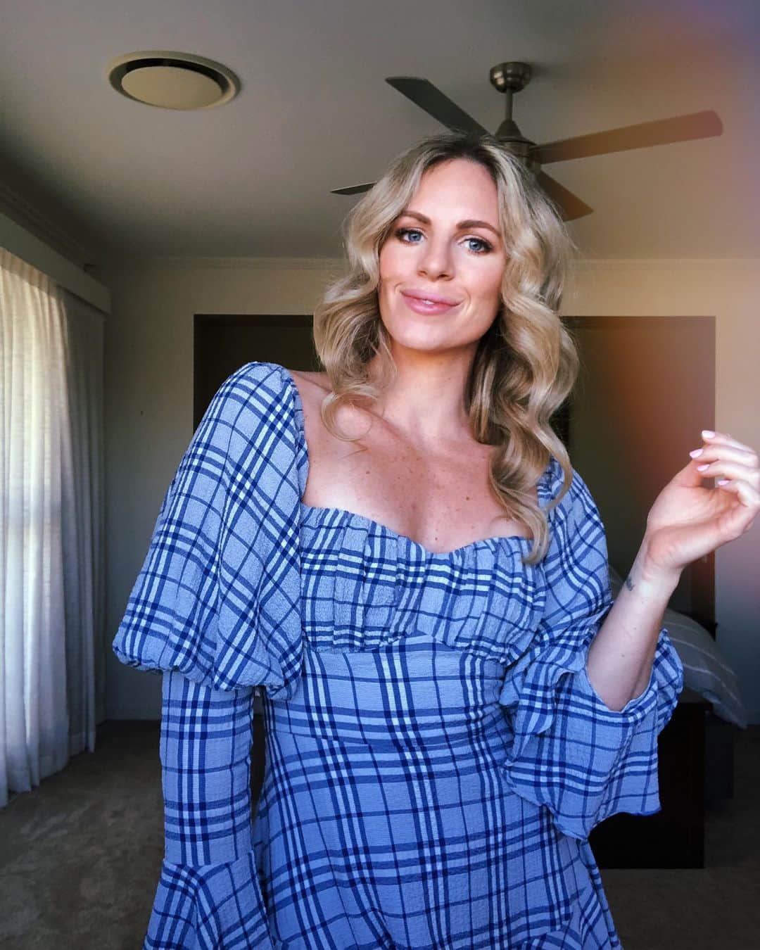 エミリー・シーボームのインスタグラム：「Dress for yourself and no one else.  #fashion #style #mossman」