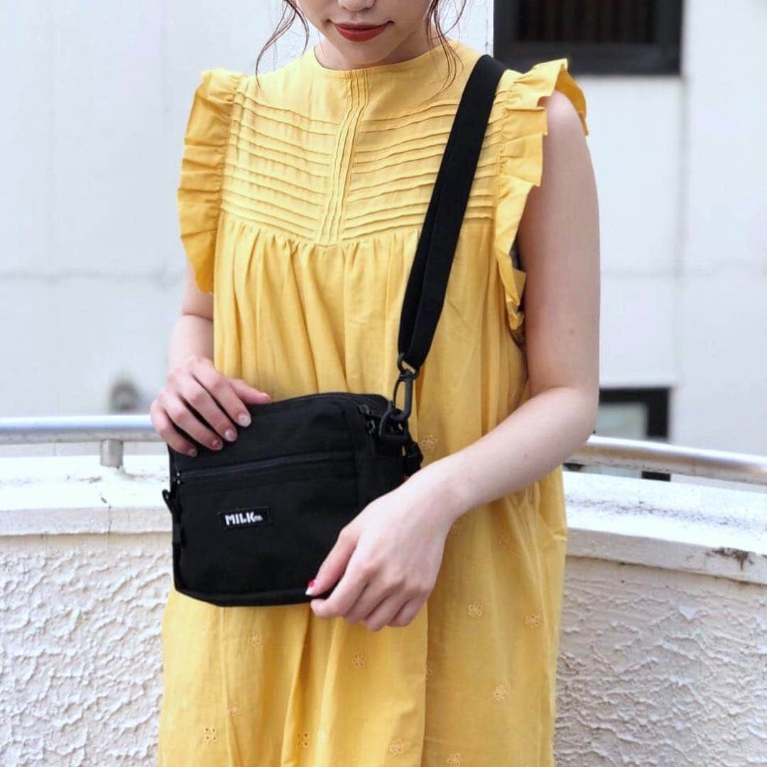 MILKFED.さんのインスタグラム写真 - (MILKFED.Instagram)「<<RECOMMENDED>>﻿﻿﻿﻿﻿﻿ →→スワイプ→→﻿ ﻿﻿﻿﻿﻿ かわいいワンピースに﻿ ぜひ合わせてほしい！！﻿ ﻿ 2WAY SHOULDER BAG BAR Jr ¥5,000+TAX ﻿﻿ ﻿ ひとまわり小さくなっても﻿ なんと500mlのペットボトルが入るサイズ！﻿ ロゴテープと黒色の無地と2本の﻿ ショルダーベルト付きでコーディネートが﻿ たのしめるアイテム♡﻿ #旅行 #イベント #キャンプ に #フェス﻿﻿﻿ お友だちや彼とお揃いもオススメなバッグです﻿ ﻿ EMBROIDERED RUFFLE DRESS ¥14,000+TAX﻿ ﻿﻿ ﻿ ﻿﻿﻿﻿ #milkfed #milkfedjp ﻿﻿﻿﻿﻿﻿﻿﻿﻿ #コーデ #casualstyle ﻿﻿﻿﻿﻿﻿﻿﻿ #ガーリーストリート﻿﻿#kawaii」6月19日 17時56分 - milkfedjp