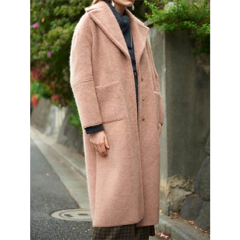 Ameri vintageさんのインスタグラム写真 - (Ameri vintageInstagram)「PRE ORDER of 2019 Autumn&Winter Collection . BLANKET LIKE FAKE MOUTON COAT. ¥29,600+tax. . There are many other pre-order items. Check the pages of Coming Soon on our online!! . ------------------------------------ ONLINE STORE. 06.20(thu.)12:00-06.24(mon.)13:00. . DAIKANYAMA STORE 06.20(thu.)-06.21(fri.). . SHINJUKU STORE 06.22(sat.)-06.24(mon.). . SHINSAIBASHI STORE 06.20(thu.)-06.24(mon.). ------------------------------------ . #ameri #amerivintage #2019aw #shopping #fashion #japan」6月19日 18時06分 - amerivintage