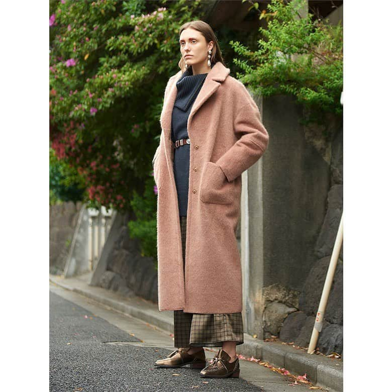 Ameri vintageさんのインスタグラム写真 - (Ameri vintageInstagram)「PRE ORDER of 2019 Autumn&Winter Collection . BLANKET LIKE FAKE MOUTON COAT. ¥29,600+tax. . There are many other pre-order items. Check the pages of Coming Soon on our online!! . ------------------------------------ ONLINE STORE. 06.20(thu.)12:00-06.24(mon.)13:00. . DAIKANYAMA STORE 06.20(thu.)-06.21(fri.). . SHINJUKU STORE 06.22(sat.)-06.24(mon.). . SHINSAIBASHI STORE 06.20(thu.)-06.24(mon.). ------------------------------------ . #ameri #amerivintage #2019aw #shopping #fashion #japan」6月19日 18時06分 - amerivintage