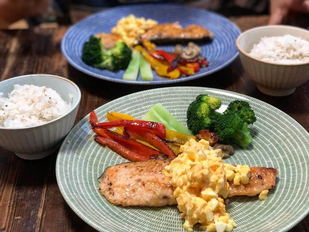 yoka1124さんのインスタグラム写真 - (yoka1124Instagram)「☆☆☆ ・ ・ とある日の夕飯  @topvaluofficial の  トップバリュ グリーンアイのアトランティックサーモンを使って  ムニエル🐟  息子が大好きでよくこのサーモンを買います ・ 美味しいんだよー💗🐰 しかも安心安全 この日の付け合せのお野菜も全然  トップバリュ グリーンアイ！  探しづらいオーガニック商品もイオンで手軽に 安全安心な食品が手に入るのは本当に 嬉しい！！ ・ ・ ・ 息子くん今回もペロリと完食です ・ ・ ・ ・ ・ #アトランティックサーモン  #トップバリュグリーンアイ  #グリーンアイPR #安心安全  #男の子ママ #小学生ママ  #おうちご飯 #おうちカフェ #今日の夕飯 #クッキングラム #デリスタグラマー #cooking #手作りごはん #おうちごはん部 #ワンプレート」6月19日 18時02分 - yoka1124