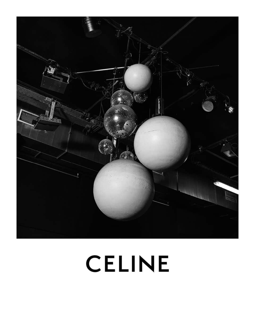 Celineさんのインスタグラム写真 - (CelineInstagram)「BERLIN CELINE MEN WINTER 19  SO36 ⠀⠀⠀⠀⠀⠀ #CELINEBERLIN  #CELINEBYHEDISLIMANE」6月19日 18時03分 - celine