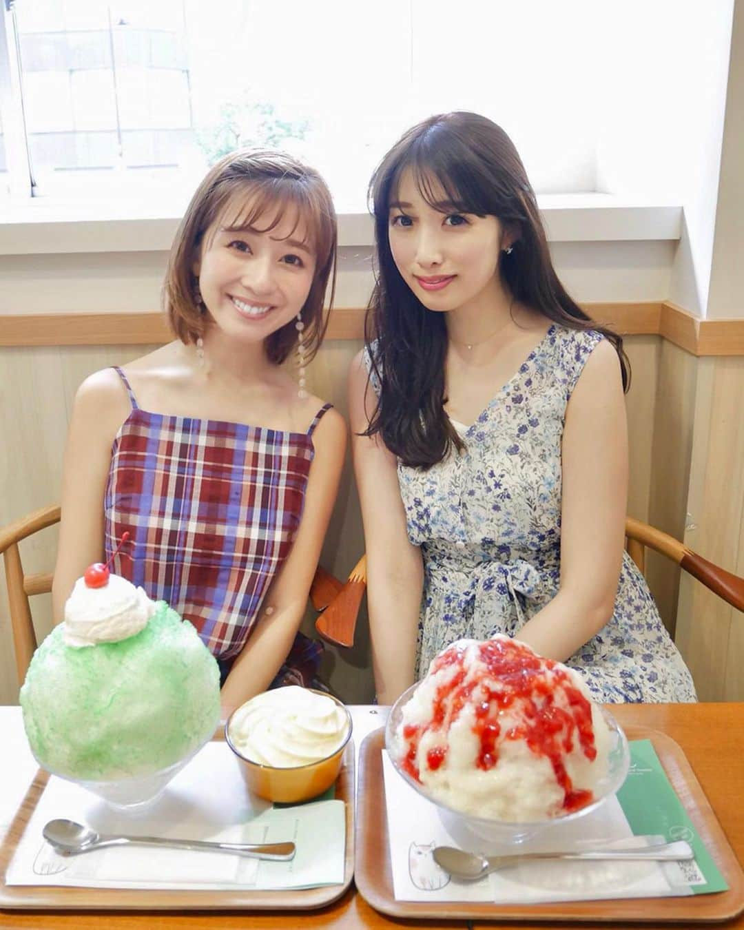 水野佐彩さんのインスタグラム写真 - (水野佐彩Instagram)「・ 千春さんと銀座のジンジャーへ🍧❤️ 大人のメロンクリームソーダ🍈 想像以上にピリッと大人の味でした😳✨ いちごも美味しかった🍓🍓 セントルザベーカリーが近いから 食パン買って帰ろうかと思ったんだけど やはりとても並んでて断念😞🍞 セントルザベーカリーのパン食べたいな🥺🍞❤️ #銀座のジンジャー #大人のメロンクリームソーダ #クリームソーダ #メロンソーダ #かき氷 #かきごおりすと #銀座かき氷 #銀座デート #銀座一丁目 #インスタスイーツ #instasweet」6月19日 18時28分 - saaya_mizuno