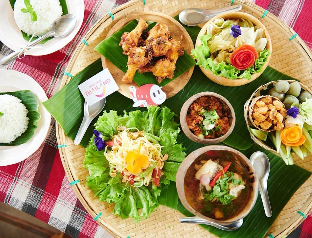 タイ国政府観光庁さんのインスタグラム写真 - (タイ国政府観光庁Instagram)「タイ料理の奥深い世界に触れるなら“グルメ”をテーマにタイの地方へ旅に出てみるのはいかがでしょうか✨﻿ ﻿ 本日より、タイ・グルメトリップ特集の第ニ弾「タイ北部ナーン県で素朴な郷土料理を味わう旅」を公開中🎶﻿ ﻿ タイ北部に位置するナーン県はスローライフが根付く長閑な町。食巡りと観光名所の見学も合わせて１泊２日で巡るモデルコースをご紹介💁🏻‍♂️﻿ ﻿ 是非ご覧ください🙏﻿ ﻿ 🔗特集記事はプロフィールのリンクから @thailand_jp﻿ ﻿ #タイ #ナーン #タイ料理 #タイ北部料理 #タイ料理大好き #エスニック料理 #アジア料理 #食べるの大好き #食べるの好きな人と繋がりたい #食べ旅 #グルメ旅行 #こんなタイ知らなかった #タイを知りつくす #タイ旅行 #旅好きな人と繋がりたい #旅行好きな人と繋がりたい #thailand #nan #thaifood #thaifoodstagram #thaifoodie #amazingthailand #thailandtravel #thailandtrip #thai #thaistagram #lovethailand #gourmettraveller #localexperience #thainess」6月19日 18時46分 - amazingthailandjp