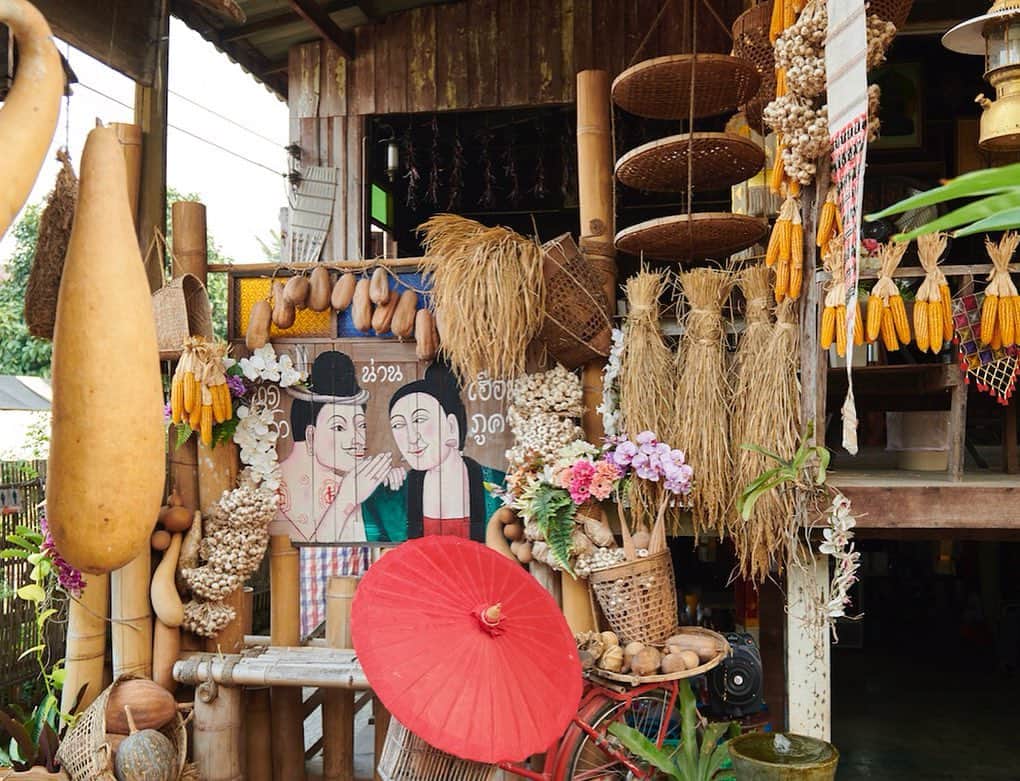 タイ国政府観光庁さんのインスタグラム写真 - (タイ国政府観光庁Instagram)「タイ料理の奥深い世界に触れるなら“グルメ”をテーマにタイの地方へ旅に出てみるのはいかがでしょうか✨﻿ ﻿ 本日より、タイ・グルメトリップ特集の第ニ弾「タイ北部ナーン県で素朴な郷土料理を味わう旅」を公開中🎶﻿ ﻿ タイ北部に位置するナーン県はスローライフが根付く長閑な町。食巡りと観光名所の見学も合わせて１泊２日で巡るモデルコースをご紹介💁🏻‍♂️﻿ ﻿ 是非ご覧ください🙏﻿ ﻿ 🔗特集記事はプロフィールのリンクから @thailand_jp﻿ ﻿ #タイ #ナーン #タイ料理 #タイ北部料理 #タイ料理大好き #エスニック料理 #アジア料理 #食べるの大好き #食べるの好きな人と繋がりたい #食べ旅 #グルメ旅行 #こんなタイ知らなかった #タイを知りつくす #タイ旅行 #旅好きな人と繋がりたい #旅行好きな人と繋がりたい #thailand #nan #thaifood #thaifoodstagram #thaifoodie #amazingthailand #thailandtravel #thailandtrip #thai #thaistagram #lovethailand #gourmettraveller #localexperience #thainess」6月19日 18時46分 - amazingthailandjp