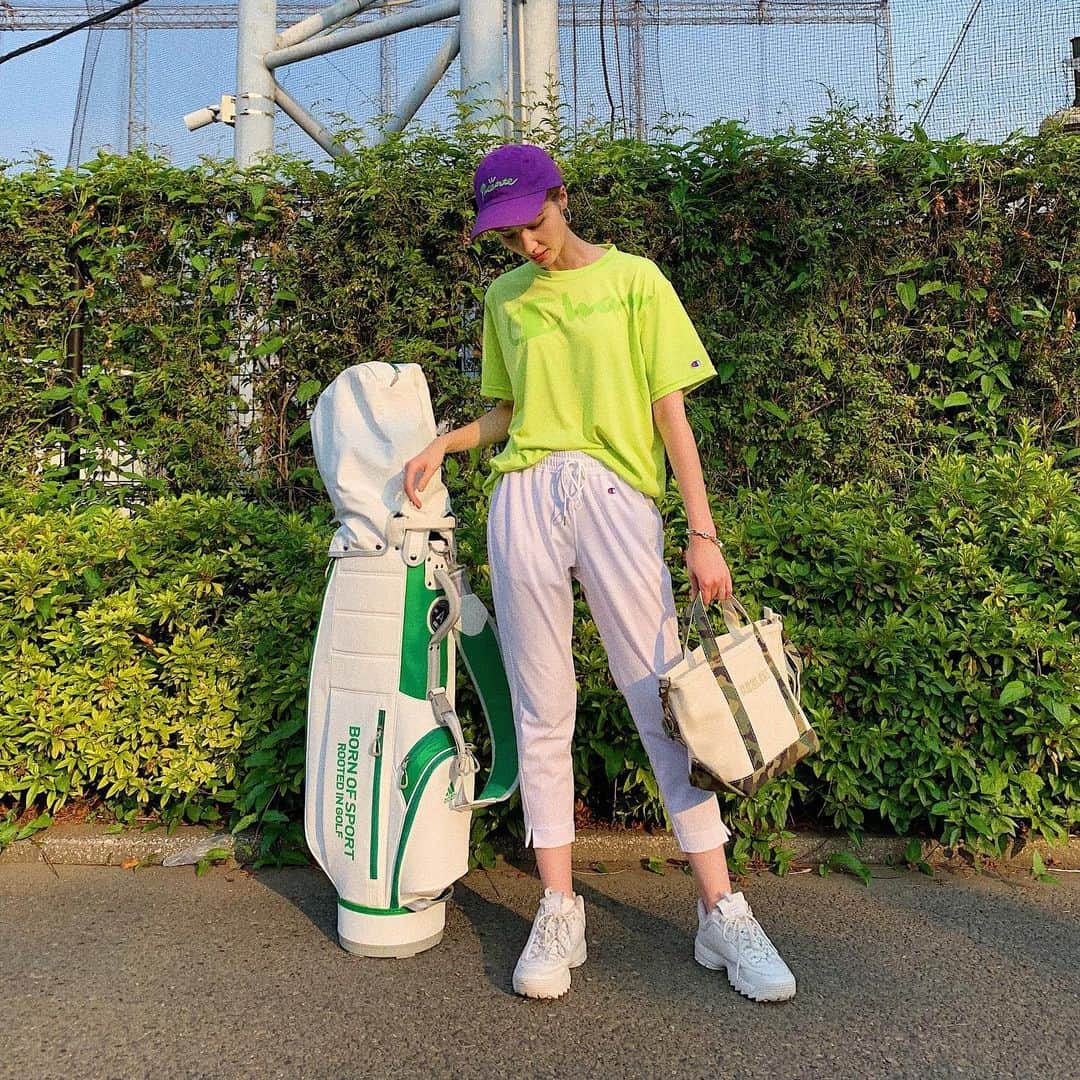 のインスタグラム：「. 今日は打ちっ放しでゴルフ練習🏌️‍♀️⛳️ コースに向けて頑張る💪  #golf#golflesson#practice#sports#womengolf#golfwear#ゴルフ練習#ゴルフ初心者」
