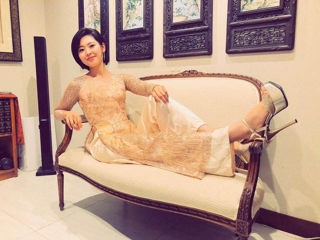 中西華菜さんのインスタグラム写真 - (中西華菜Instagram)「* Like a beautiful Vietnam woman😝⁇ アオザイを着させて頂いて 気分はベトナム女性🧡🇻🇳 _ #aibc #コレクション #ショー #モデル #中西華菜 #Vietnam #aodai #アオザイ」6月19日 19時16分 - kananakanishi