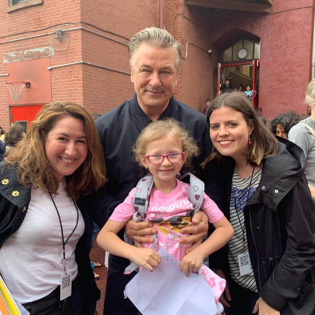 アレック・ボールドウィンさんのインスタグラム写真 - (アレック・ボールドウィンInstagram)「I remember my grade school teachers. Mrs Bruni , Mrs. Asher, Mrs. Nelson, Miss Bard, Mrs. Weiss, Mr, Case. These two women left an indelible mark on my child. All of it good. Thank you, Neva and Nuria.」6月20日 6時08分 - alecbaldwininsta