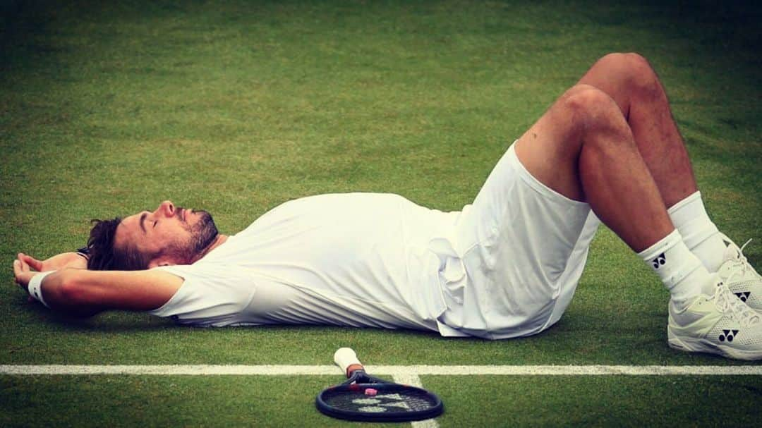 スタニスラス・ワウリンカさんのインスタグラム写真 - (スタニスラス・ワウリンカInstagram)「When you need a power nap mid match ... 🤔🙄🤷🏻‍♂️😴 #tired #dontask #nap #perfectplace #sleep #donotdisturb」6月20日 4時40分 - stanwawrinka85