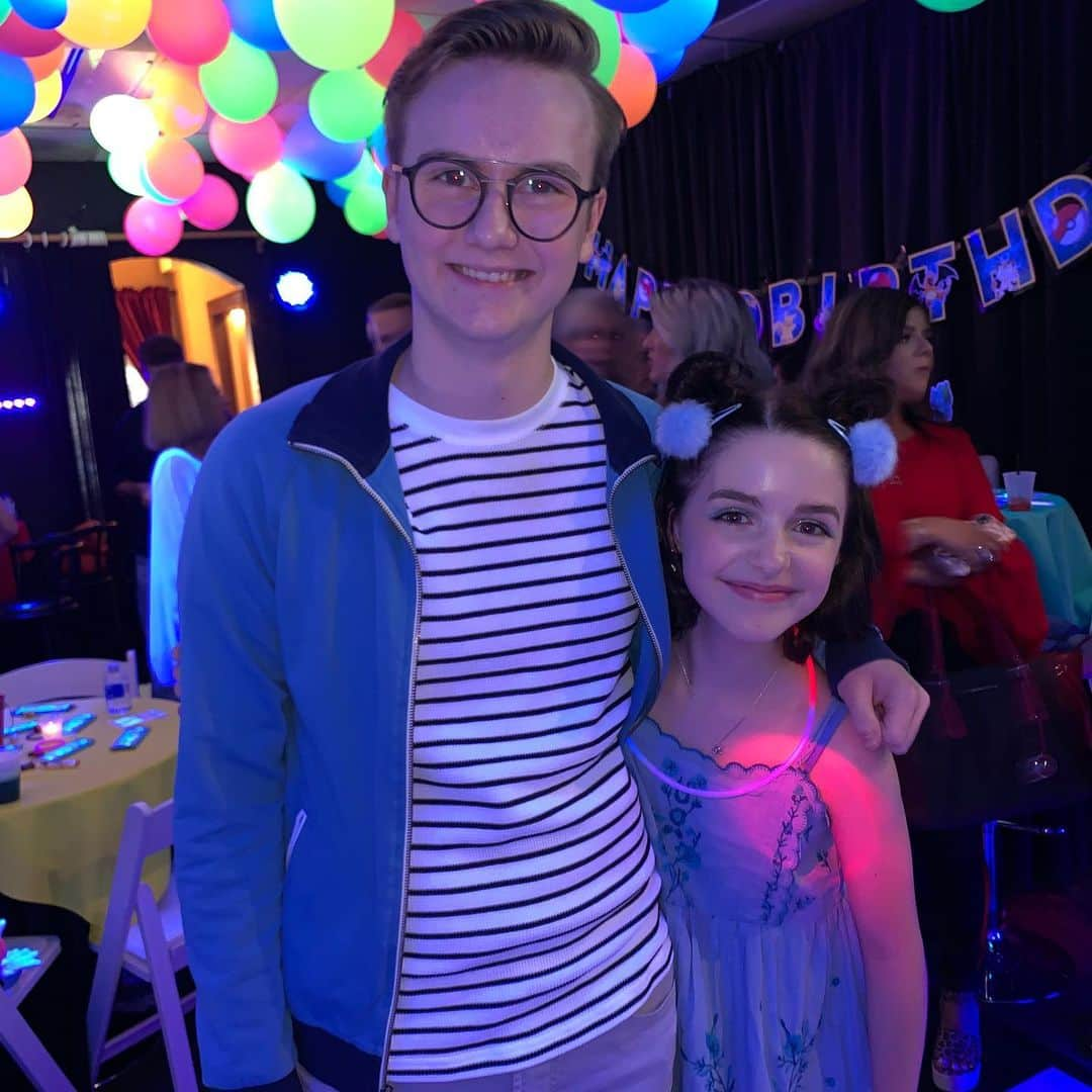 メジャー・ドッドソンのインスタグラム：「Got a chance to connect with @mckennagraceful Can’t believe she’s a teenager!」