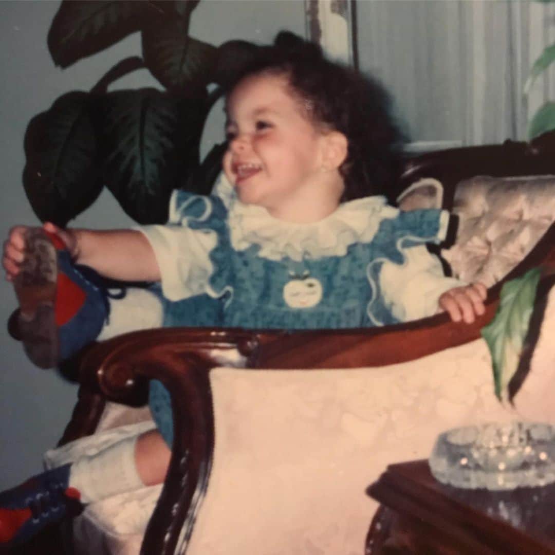 Merve Boluğurのインスタグラム：「🤔」