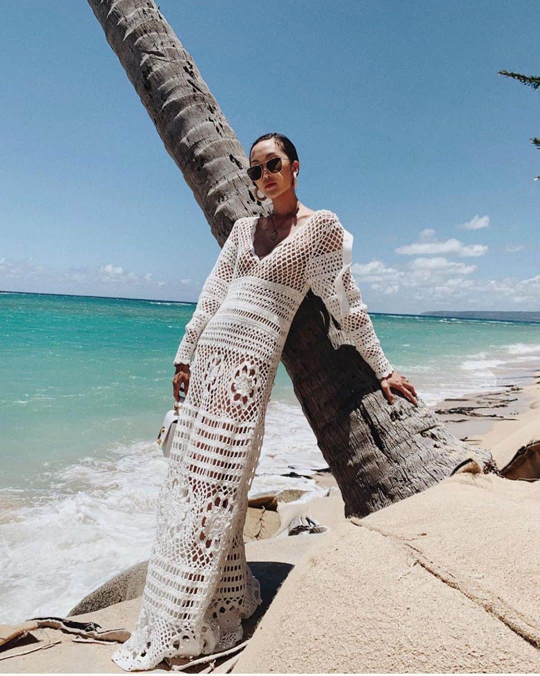 SELF PORTRAITさんのインスタグラム写真 - (SELF PORTRAITInstagram)「How gorgeous does @chrisellelim look in our CROCHET MAXI DRESS ?! 🧜🏻‍♀️🧜🏻‍♀️🧜🏻‍♀️」6月20日 5時30分 - mrselfportrait