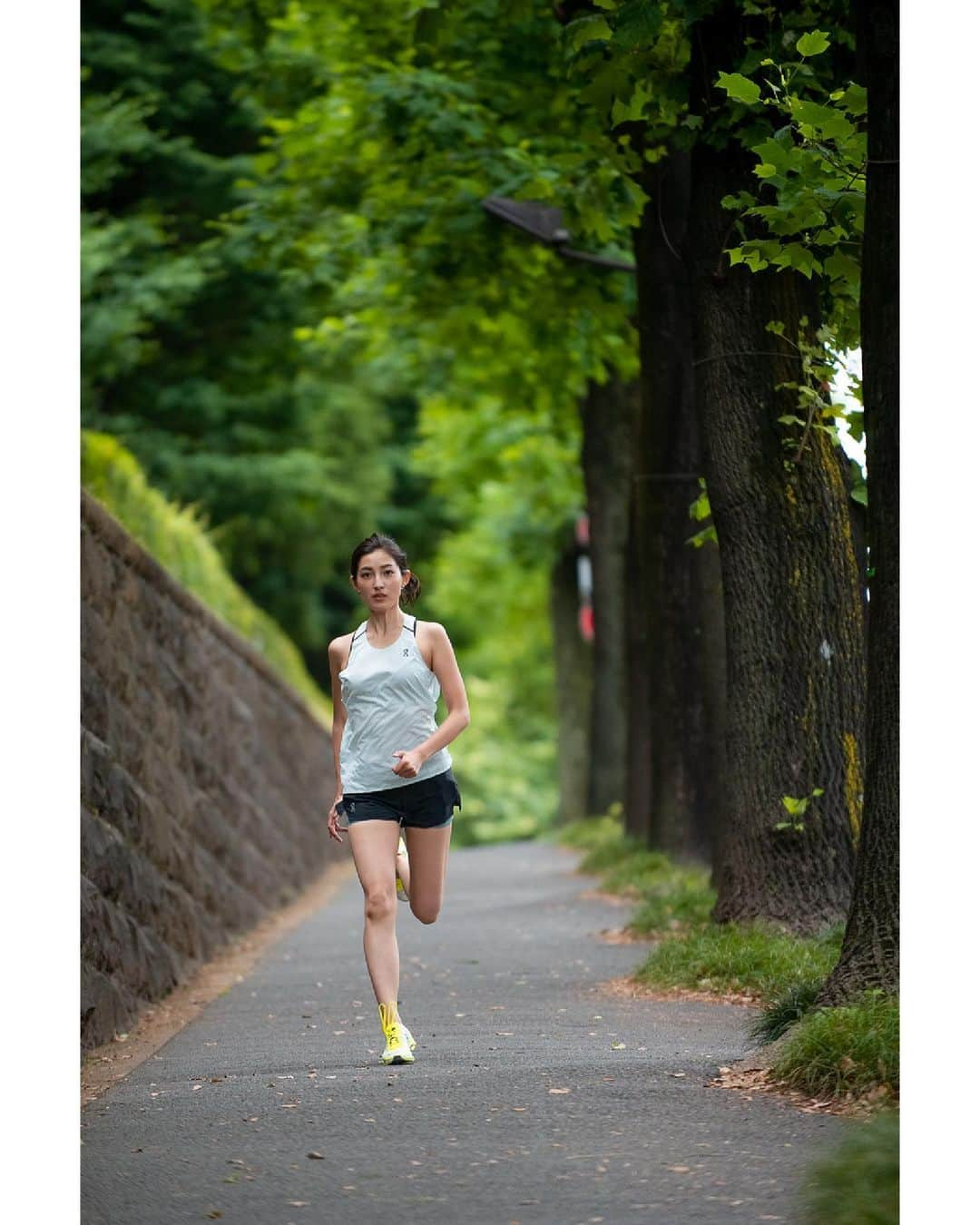 大杉亜依里さんのインスタグラム写真 - (大杉亜依里Instagram)「これが普段の私らしい🌿 . 写真：@koukoshi  #running #ランニング #TOKYO #東京 #JAPAN #runlife #42195 #runningtime  #enjoyrunning #onrunning #onfriends #tokyorun」6月19日 21時10分 - osugiairi_official