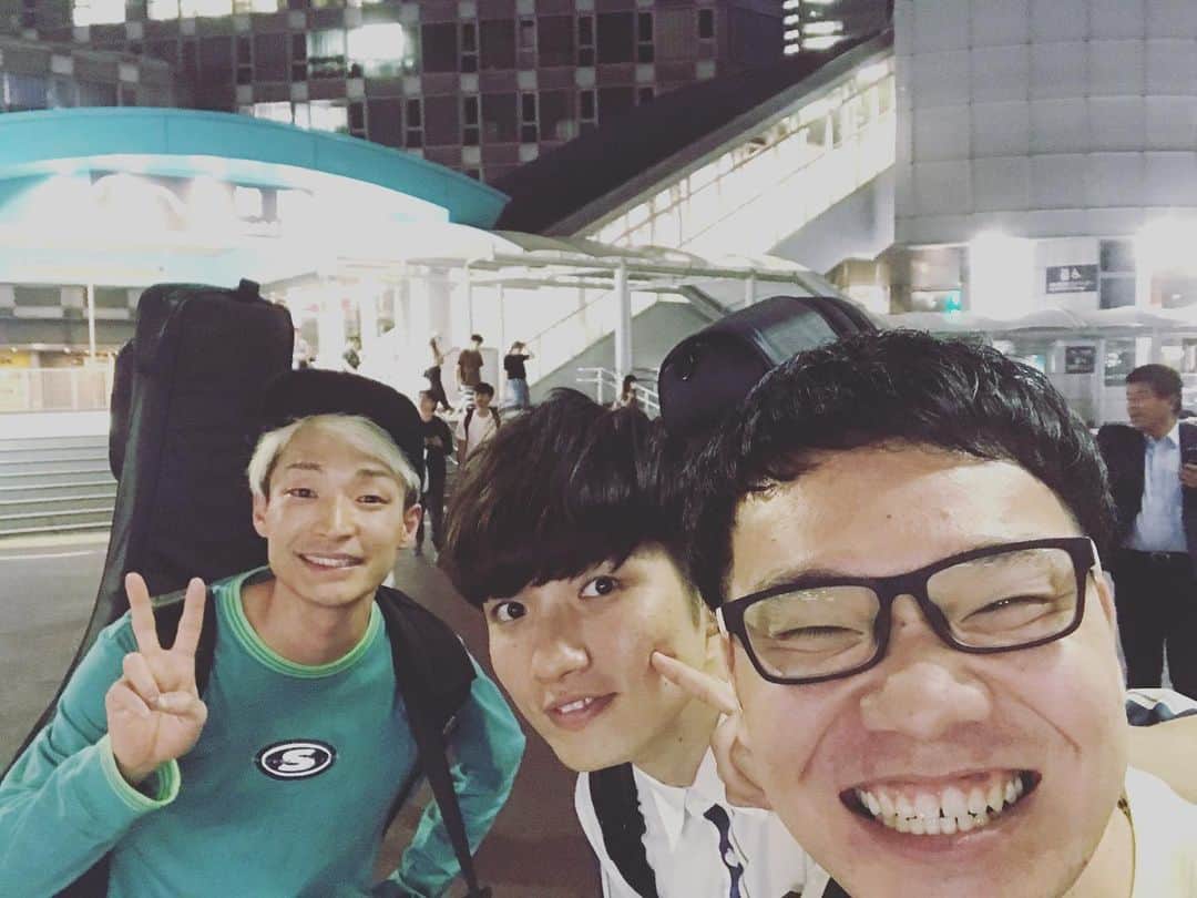 岡下雅典のインスタグラム：「珍しくラニーノーズと東京で飲んだ💋 みんな！洲崎のほっぺに人差し指チョン♪は腹立つけど勘弁して下さいね😣」