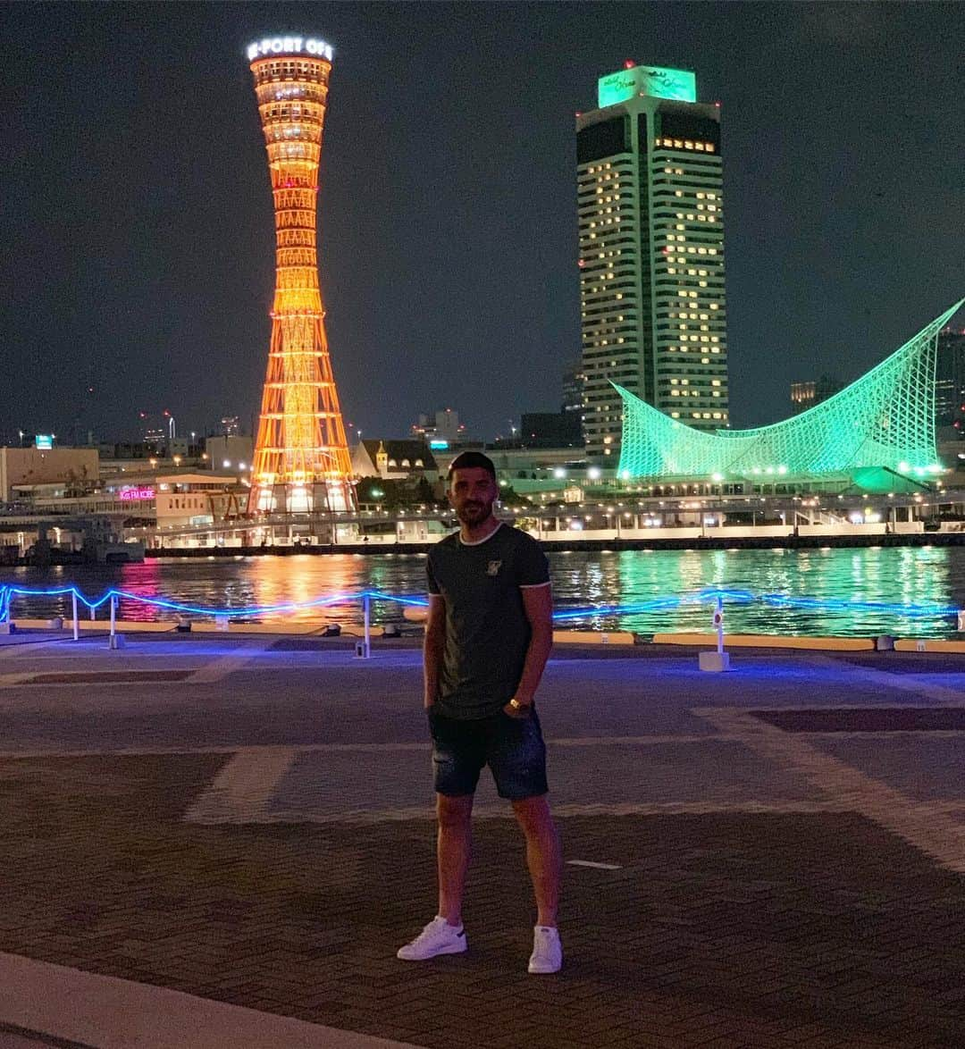 ダビド・ビジャさんのインスタグラム写真 - (ダビド・ビジャInstagram)「🌙🧡🌃💚👌🏻 #kobe #kobeharborland #japan #exploringjapan」6月19日 21時09分 - davidvilla