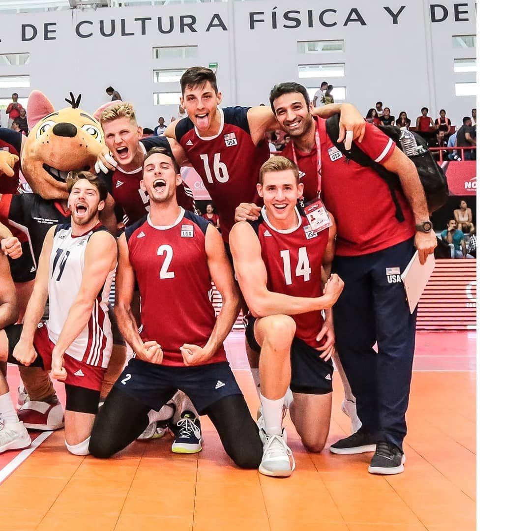 USA Volleyballさんのインスタグラム写真 - (USA VolleyballInstagram)「That feeling when you qualify for the quarterfinals at the #panamcup. 🇺🇸💪 --- The U.S. 🇺🇸 swept the Dominican Republic 🇩🇴 on Tuesday and will play Argentina 🇦🇷 today at 6p CT. Watch live on FloVolleyball.tv」6月19日 21時12分 - usavolleyball
