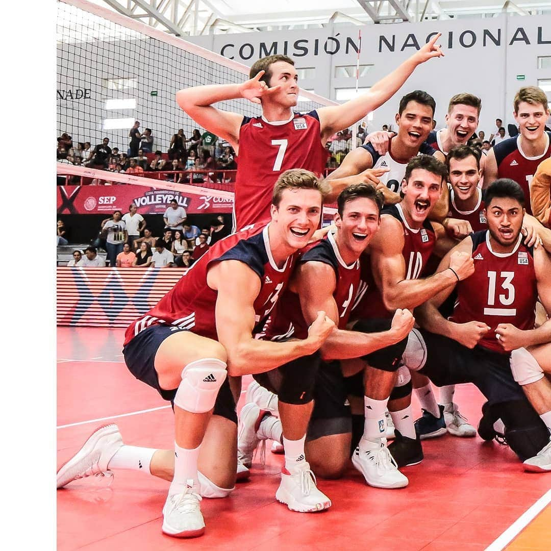 USA Volleyballさんのインスタグラム写真 - (USA VolleyballInstagram)「That feeling when you qualify for the quarterfinals at the #panamcup. 🇺🇸💪 --- The U.S. 🇺🇸 swept the Dominican Republic 🇩🇴 on Tuesday and will play Argentina 🇦🇷 today at 6p CT. Watch live on FloVolleyball.tv」6月19日 21時12分 - usavolleyball