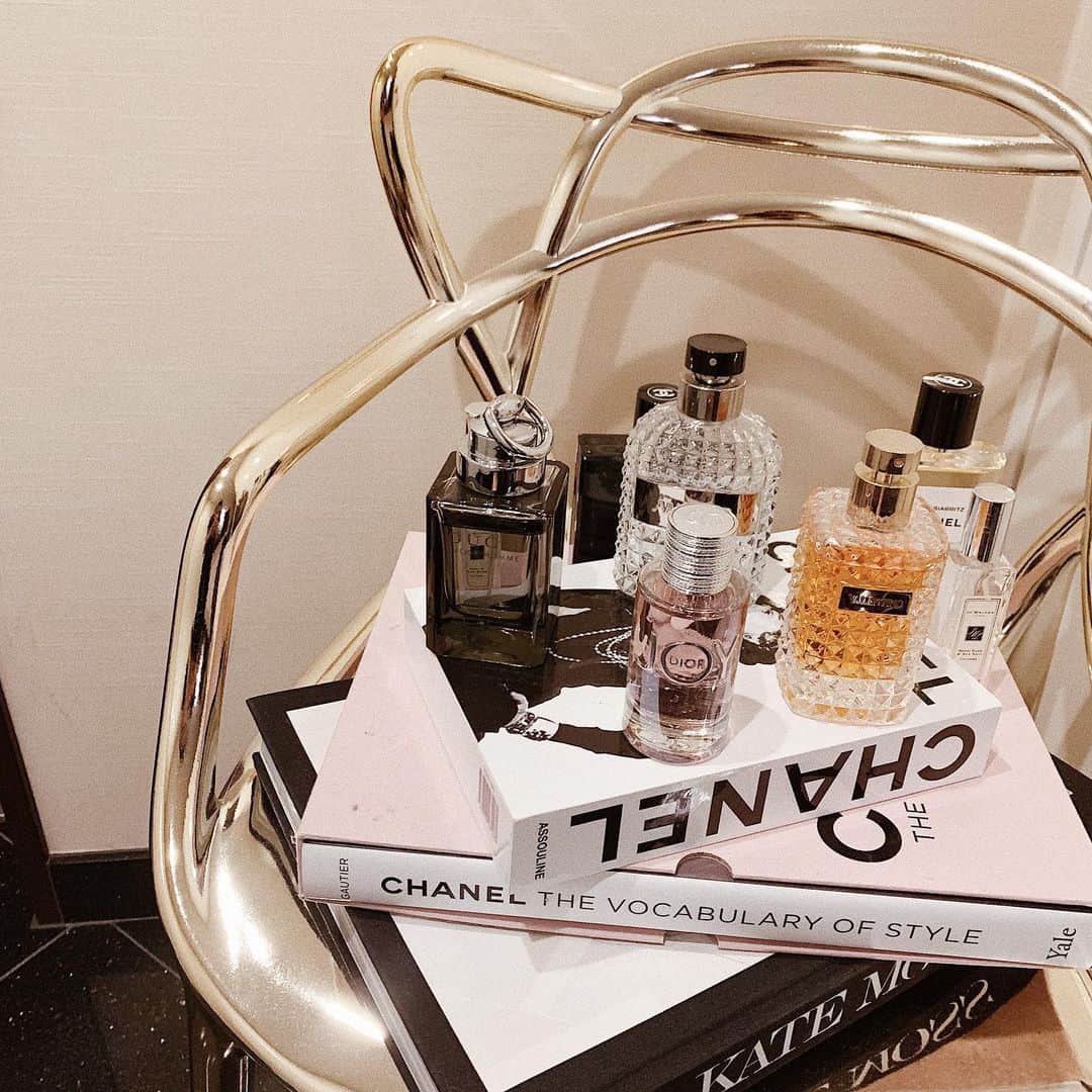 asami0510のインスタグラム：「💛🧡❤️💖 #perfume #love #home」