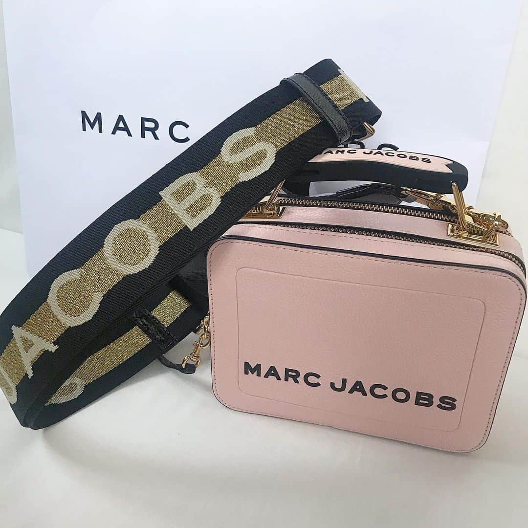 村瀬葵のインスタグラム：「・ はぁ、かわいい👜 これから使うのが楽しみ🌸💕 ・ #marcjacobs #bag #pink #cute #my #birthday #birthdaypresent #tnankyou #favorite #マークジェイコブス #マークジェイコブスバッグ #ショルダーバッグ #お誕生日 #プレゼント#check5064」