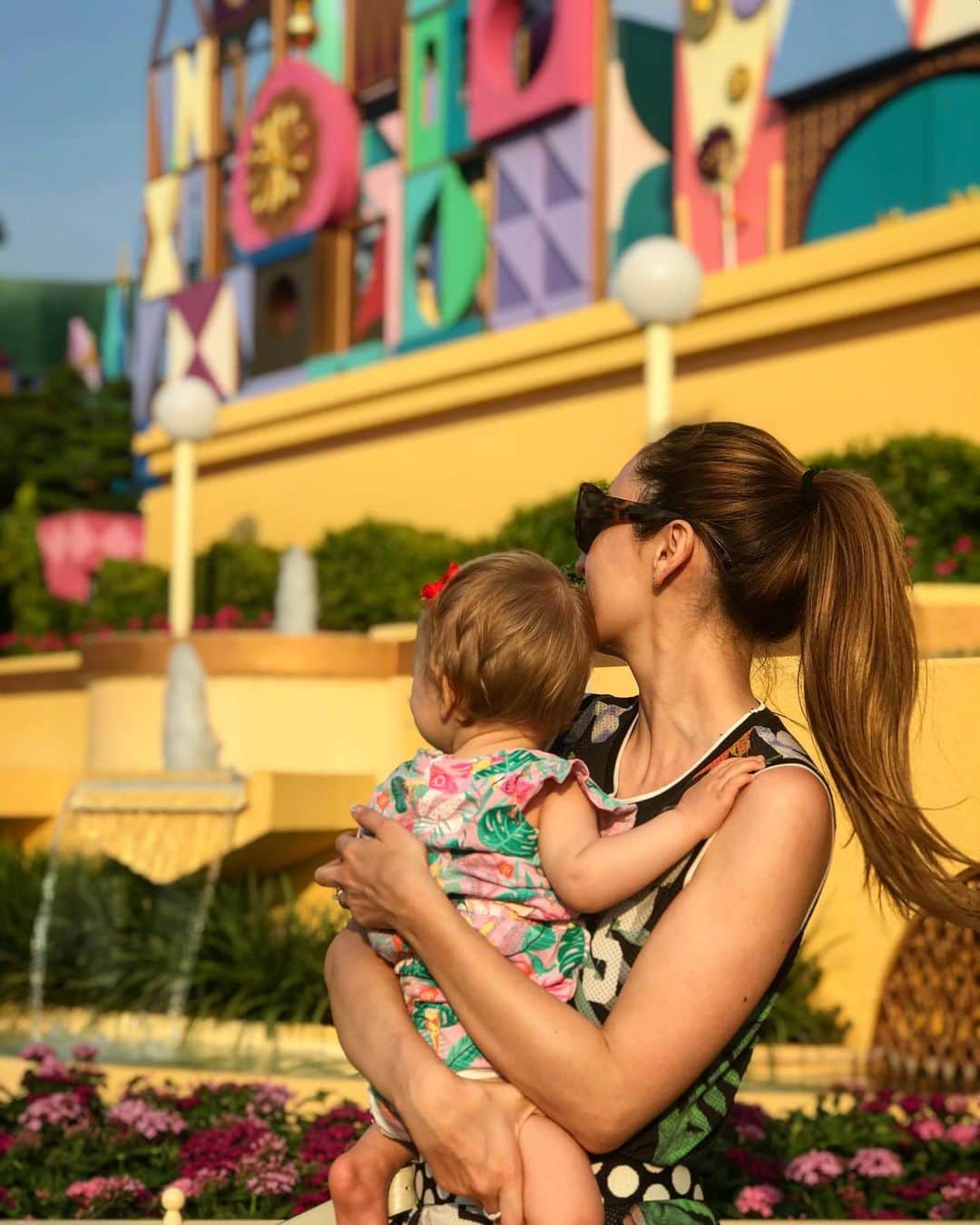 太田エイミーのインスタグラム：「Great day out at @tokyodisneyresort_official ! 🐭  Kitty’s first time there and her favorite was “It’s a Small World”. (Yes, the song is stuck in our heads on repeat). Can’t wait to go back again once she’s bigger.」