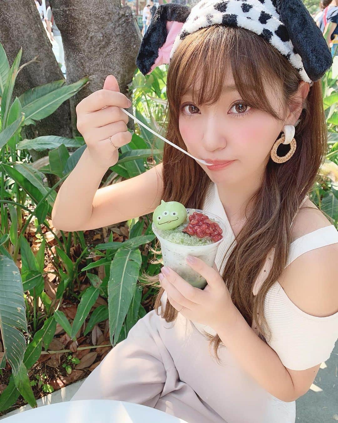 いっちゃん/嶋津 いつみのインスタグラム：「. . 投稿したいことは たくさんあるんやけど とりあえず…無事に帰宅中です🤓❤️🙌🏻 . . . . . また改めて順番に投稿していくね😚💕 . . . . . ってことで本日はディズニーランドでした🦄🌈💜 . . . . . #ディズニー  #ディズニーランド #ディズニーコーデ #関西  #関西サロモ  #サロンモデル #サロモ #いっちゃん  #フリーモデル #関西モデル  #あざといっちゃん #かわいっちゃん #ブライダルモデル #アレンジモデル #ヘアカラー  #ヘアアレンジ #撮影依頼受付中 . . . . . . . .  6月7月のお仕事依頼受付中です🧚🏻‍♀️💜 .」