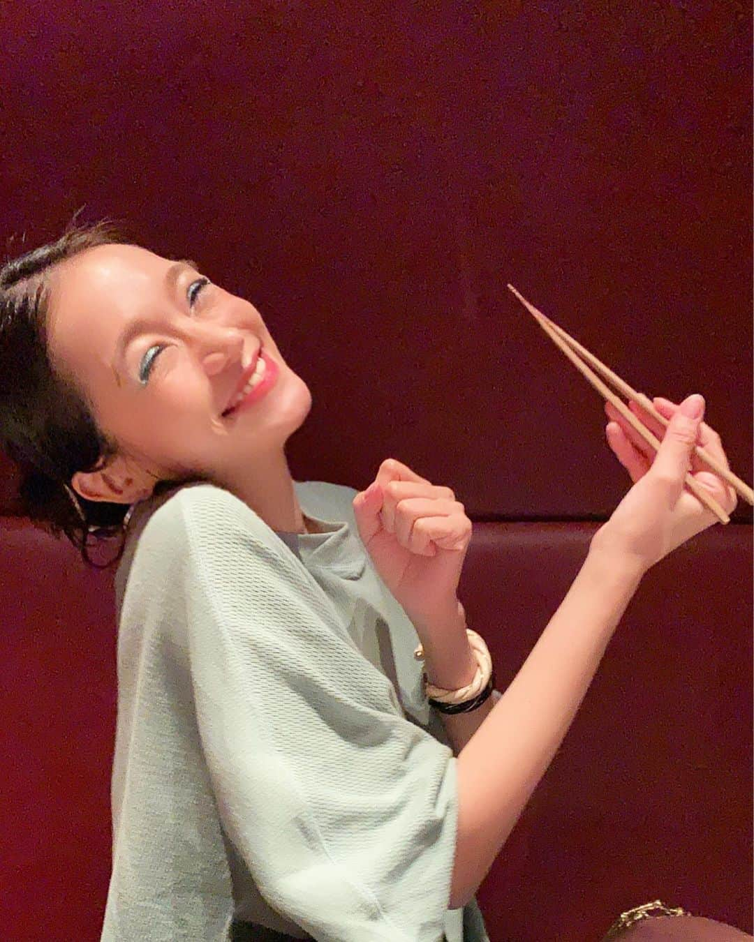 大森美知さんのインスタグラム写真 - (大森美知Instagram)「生肉と雲丹って最強🥩🧡 初めての#焼肉うしごろ デビュー コースメニュー食べに大大満足🥢🤤 普段 自炊が多いから有名なお店にあんまり 行った事なくて早く行けばよかった🥰🗯 たまにのご褒美。 写真から伝わる表情ご覧ください（笑） _______________________________ #焼肉#とろけた #ushigoro#すごい居心地よかった #ushigorobambina銀座 #焼肉#yakiniku」6月19日 21時26分 - michi_oomori_official