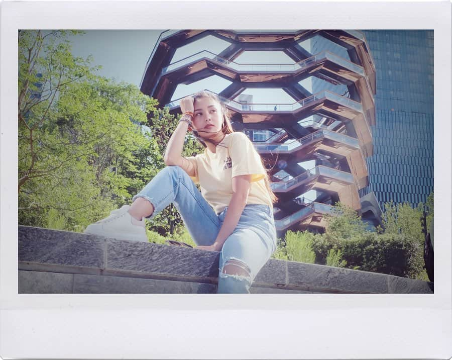 Kim Chiuさんのインスタグラム写真 - (Kim ChiuInstagram)「my NEW YORK VLOG is now up on my channel!!!❤️ hope you can check it out!😁 for full video, link on my bio 👆🏻 . . . 72 hours in NYC🇺🇸✈️ off we go!!!! (kim chiu ph) thank you sa lahat ng nakanood na😁」6月19日 21時34分 - chinitaprincess