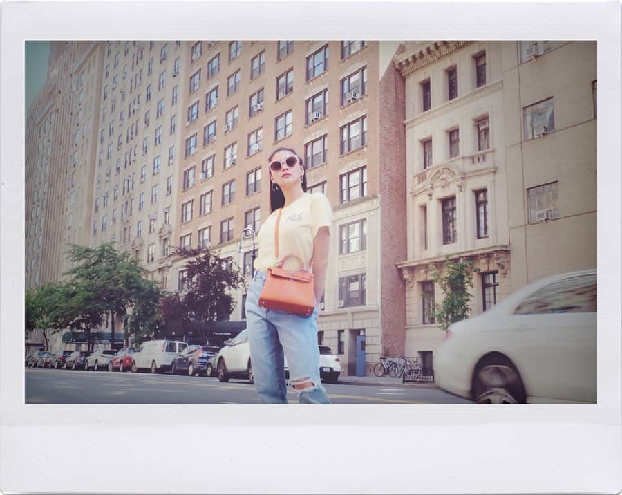 Kim Chiuさんのインスタグラム写真 - (Kim ChiuInstagram)「my NEW YORK VLOG is now up on my channel!!!❤️ hope you can check it out!😁 for full video, link on my bio 👆🏻 . . . 72 hours in NYC🇺🇸✈️ off we go!!!! (kim chiu ph) thank you sa lahat ng nakanood na😁」6月19日 21時34分 - chinitaprincess