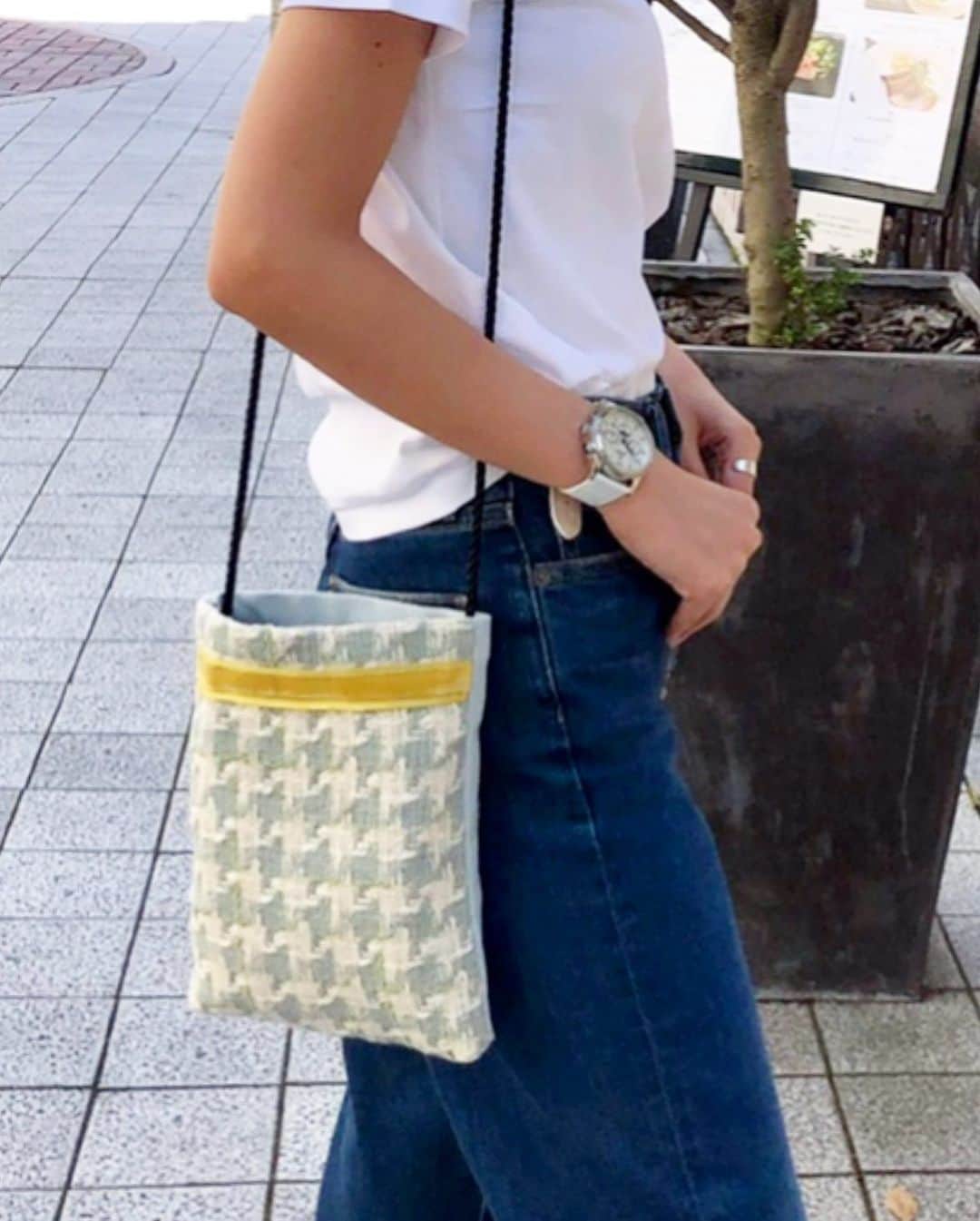 Yuika Matsuさんのインスタグラム写真 - (Yuika MatsuInstagram)「. . . 神戸でお仕事終わりに ランチ❤︎ . . 新しく買った服や  着たいコーディネートがあったら ガマンできずに すぐ着ちゃう✨ . . さっそく getした @alan_hills_japan のバッグでお出かけしたのです✌︎ . . . シンプルなコーデの時は どこか 小物をメンズライクにするのが好き✨ . @loborjapan の腕時計は ちょっとゴツメで可愛いの⌚️♡ . . 腕時計 が今なら【yui0614】のクーポンコード 使用で10%OFFになるみたい🤫 . . . . . #kobe #神戸 #メリケンパーク  #alanhills  #fashion #fashionphoto #ユニクロ #UNIQLO #lobor #ロバー #腕時計 #時計」6月19日 21時37分 - yuika00802