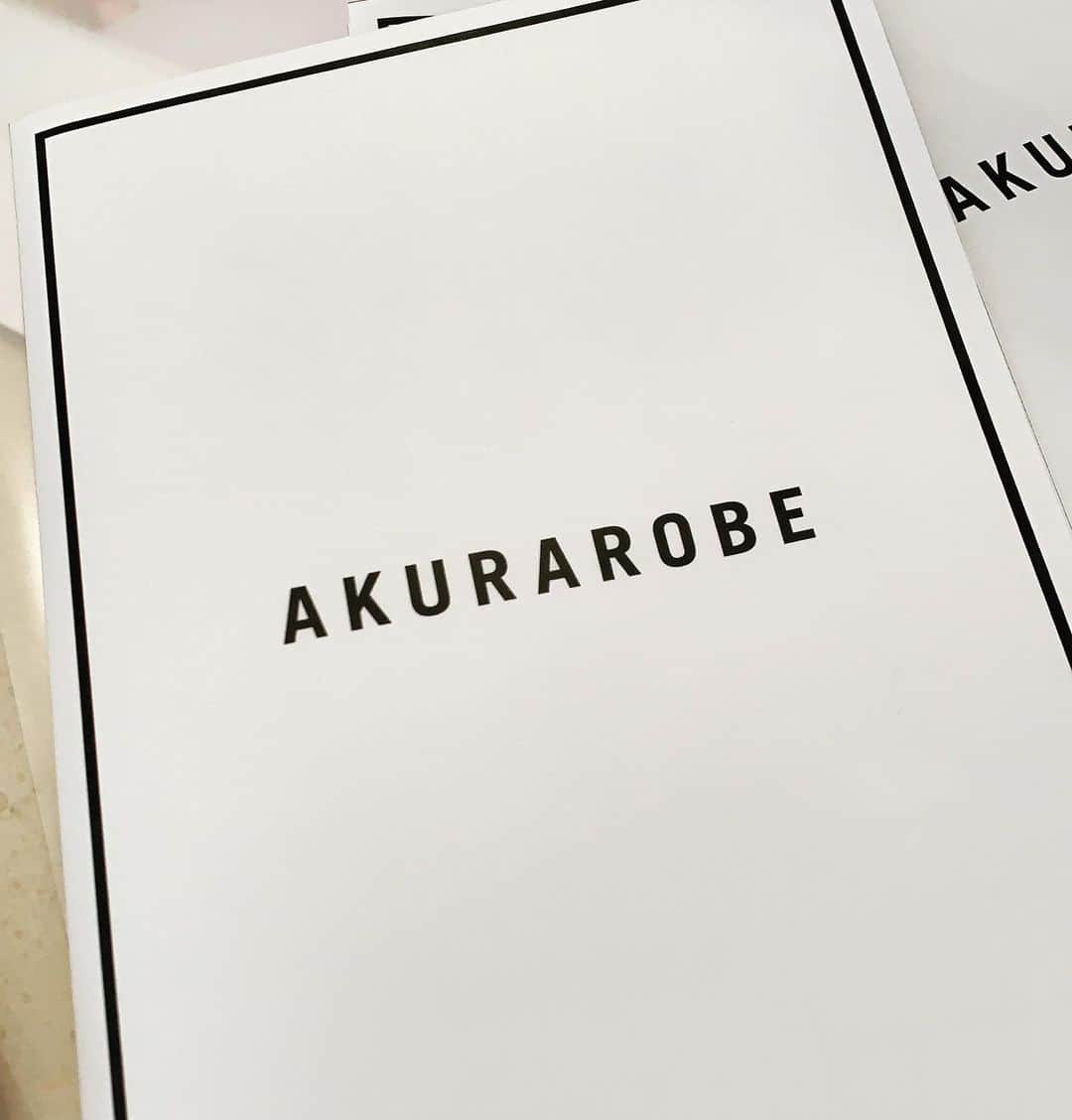 麻生あくらさんのインスタグラム写真 - (麻生あくらInstagram)「お知らせ⭐︎ Akurarobe  展示受注会💋  2019.8/2 .3.4 Hotel Okura Tokyo ホテルオークラ東京  See you then🥰 #akurarobe#アクラローブ#展示会」6月19日 21時39分 - akura_akura