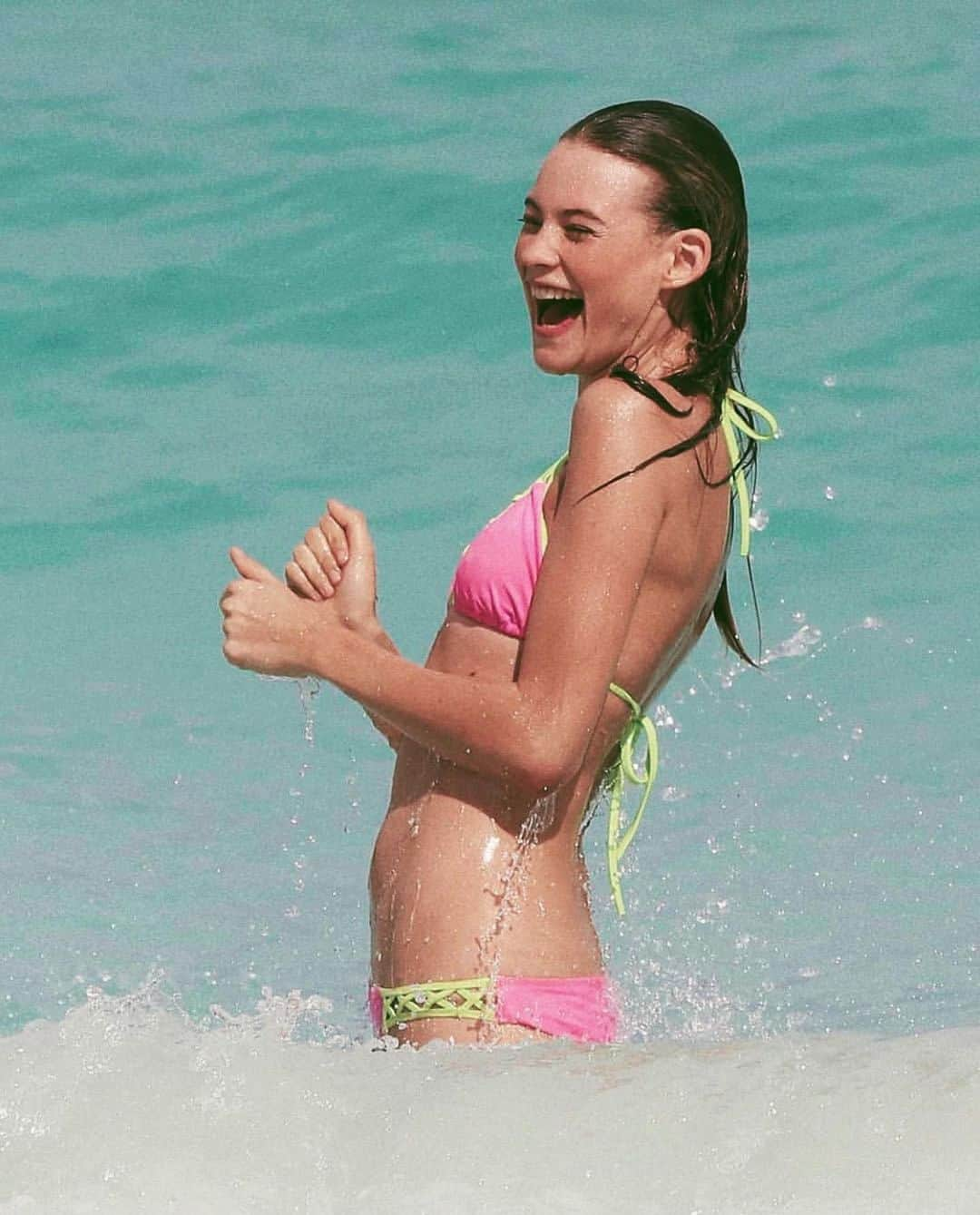 ベハティ・プリンスルーさんのインスタグラム写真 - (ベハティ・プリンスルーInstagram)「The many beach faces #waterbaby 🌊」6月19日 21時54分 - behatiprinsloo