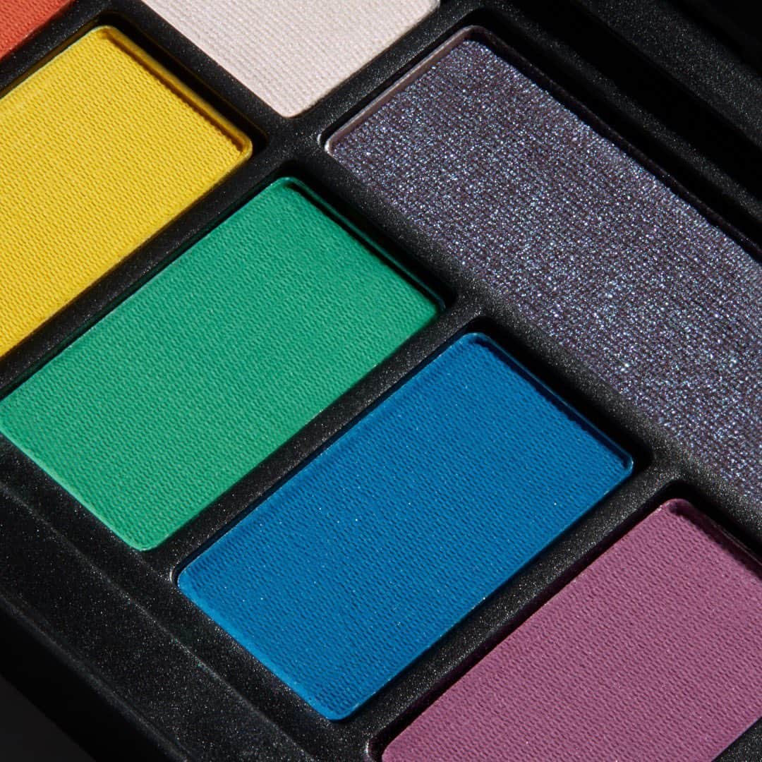 Smashboxのインスタグラム：「It’s #pride month. You do you. Our Bold Cover Shot Palette in 🌈 shades is here to make sure of that. #CrueltyFree」