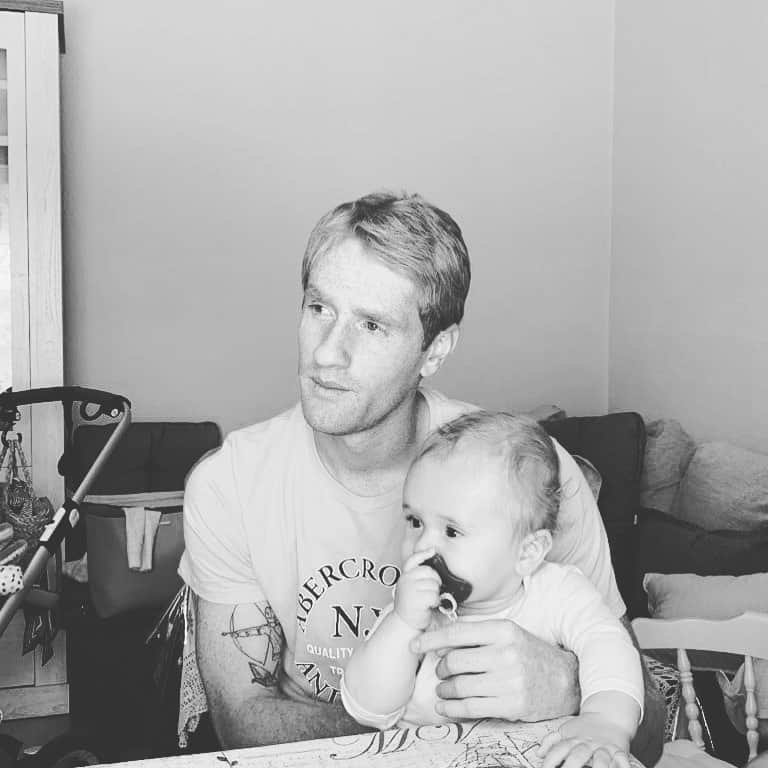アレハンドロ・フェルナンデス・イグレシアスのインスタグラム：「Alex’s🖤」
