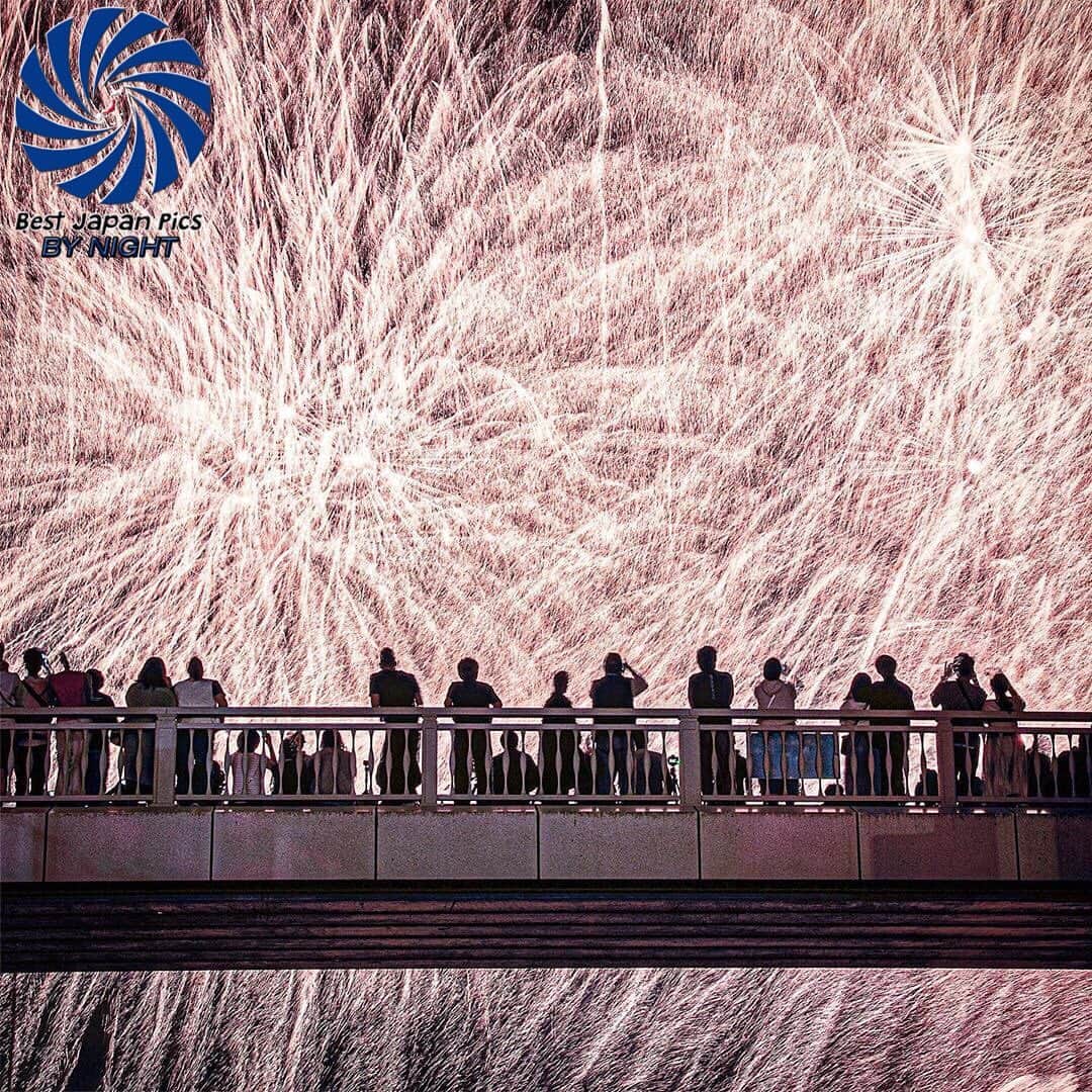 Follow & use #bestjapanpicsさんのインスタグラム写真 - (Follow & use #bestjapanpicsInstagram)「👑TODAY'S bestjapanpics👑 . 🎌 CONGRATS @mari_k18 🎌 日本で撮られた素敵なお写真へのタグ付けありがとうございます🗻✨ . 📷 chosen by @yurie.0101 (Mod) FOUNDER: @quelmarietto  LOCALITY:  静岡 CATEGORY:  #花火 #fireworks . . •follow us @bestjapanpics_ . •use #bestjapanpics . 撮影地の都道府県をキャプション・コメントタグ・ジオタグのいずれかに入れて下さい。 . @bestjapanpics_ では、日本で撮られた素敵なお写真へのタグ付けをお待ちしています✨ . Select the amazing photos every day. ダグ付けをして頂いた中から、毎日素晴らしい写真を選出させていただきます👑 . We'd appreciate a : • REPOST or SCREEN 📷 . . 🎌support community🎌 @factory_shotz 工場の写真. follow & tag : factory_shotz. . @setouchi_gram 瀬戸内の魅力を. . Group is . @bestpics_community . @bestworldpics__ . . THANKS A LOT‼😊🏆👏 . #JAPAN #日本 #風景 #夕焼け #夜景 #海 #自然 #モノクロ #ポートレート . #art_of_japan_ #as_archive #daily_photo_jpn #icu_japan #jp_gallery #kids_japan #ig_phos #ray_moment #s_shot #kf_gallery .」6月19日 21時51分 - bestjapanpics_