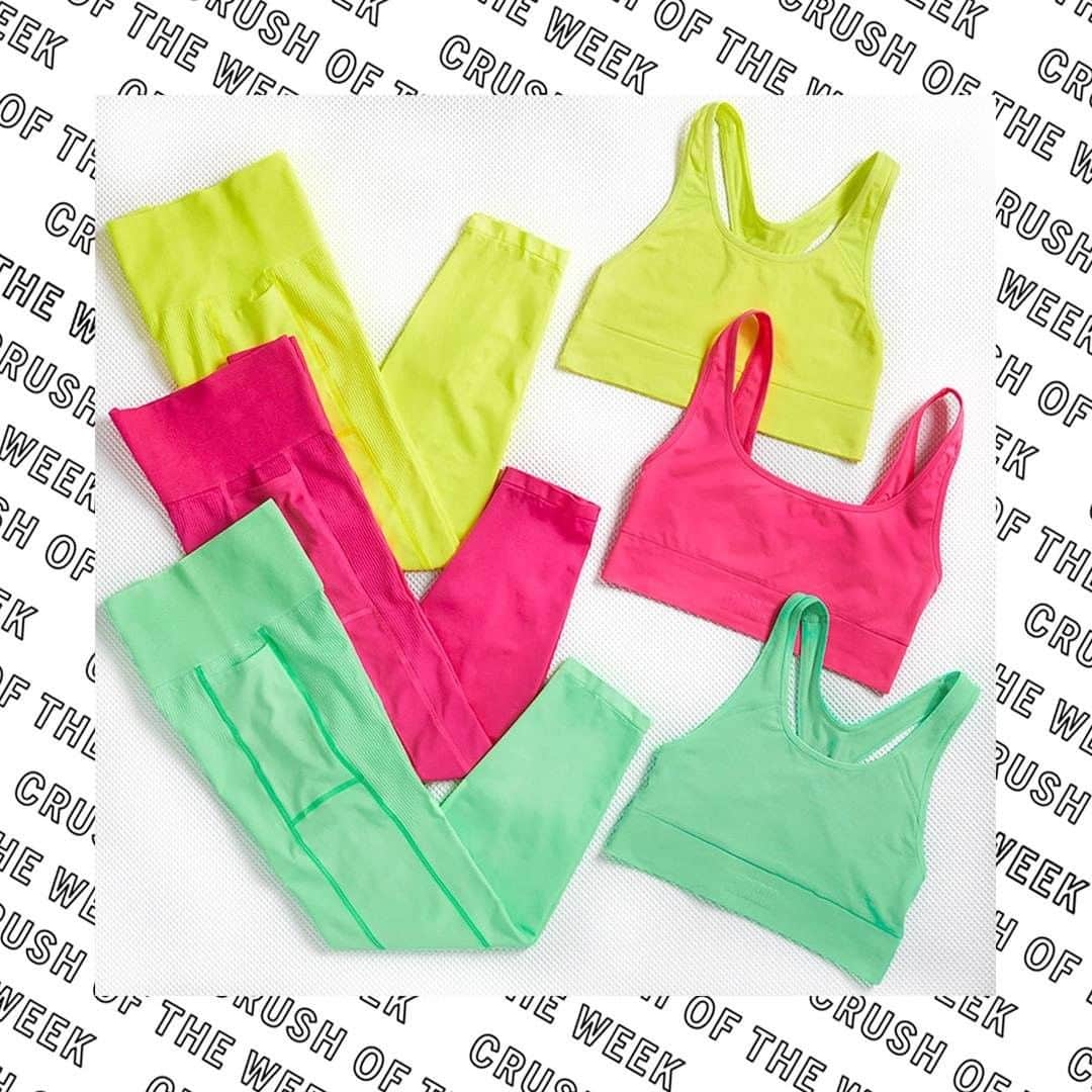 Victoria's Secret PINKさんのインスタグラム写真 - (Victoria's Secret PINKInstagram)「Crush of the Week: Neon Seamless Bra and Legging 🍋🍉🍏」6月19日 22時00分 - vspink