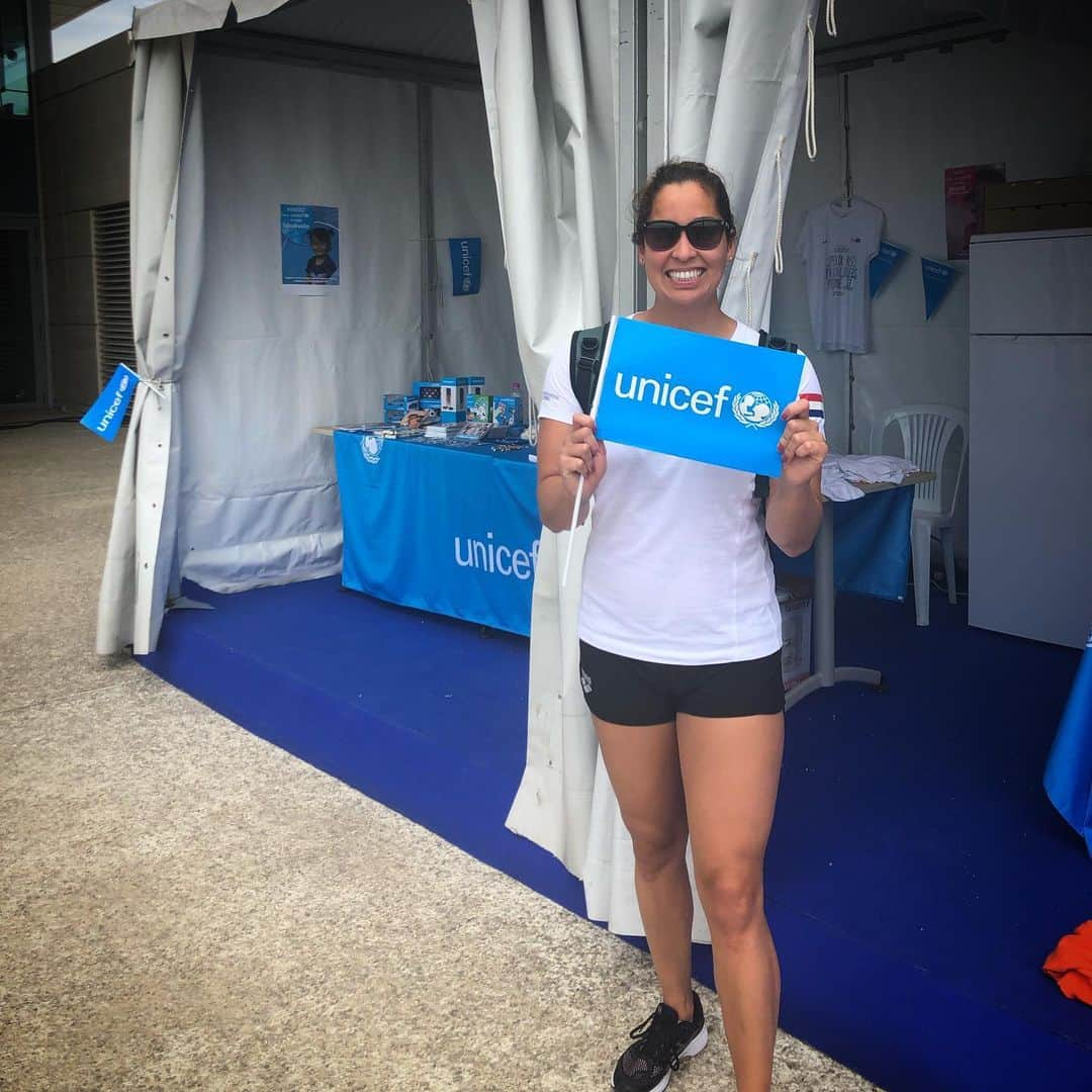 ラノミ・クロモウィジョジョさんのインスタグラム写真 - (ラノミ・クロモウィジョジョInstagram)「Trotse ambassadeur! Unicef heeft gewoon een eigen stand bij de French Open! 😁💙」6月19日 22時03分 - ranomikromo